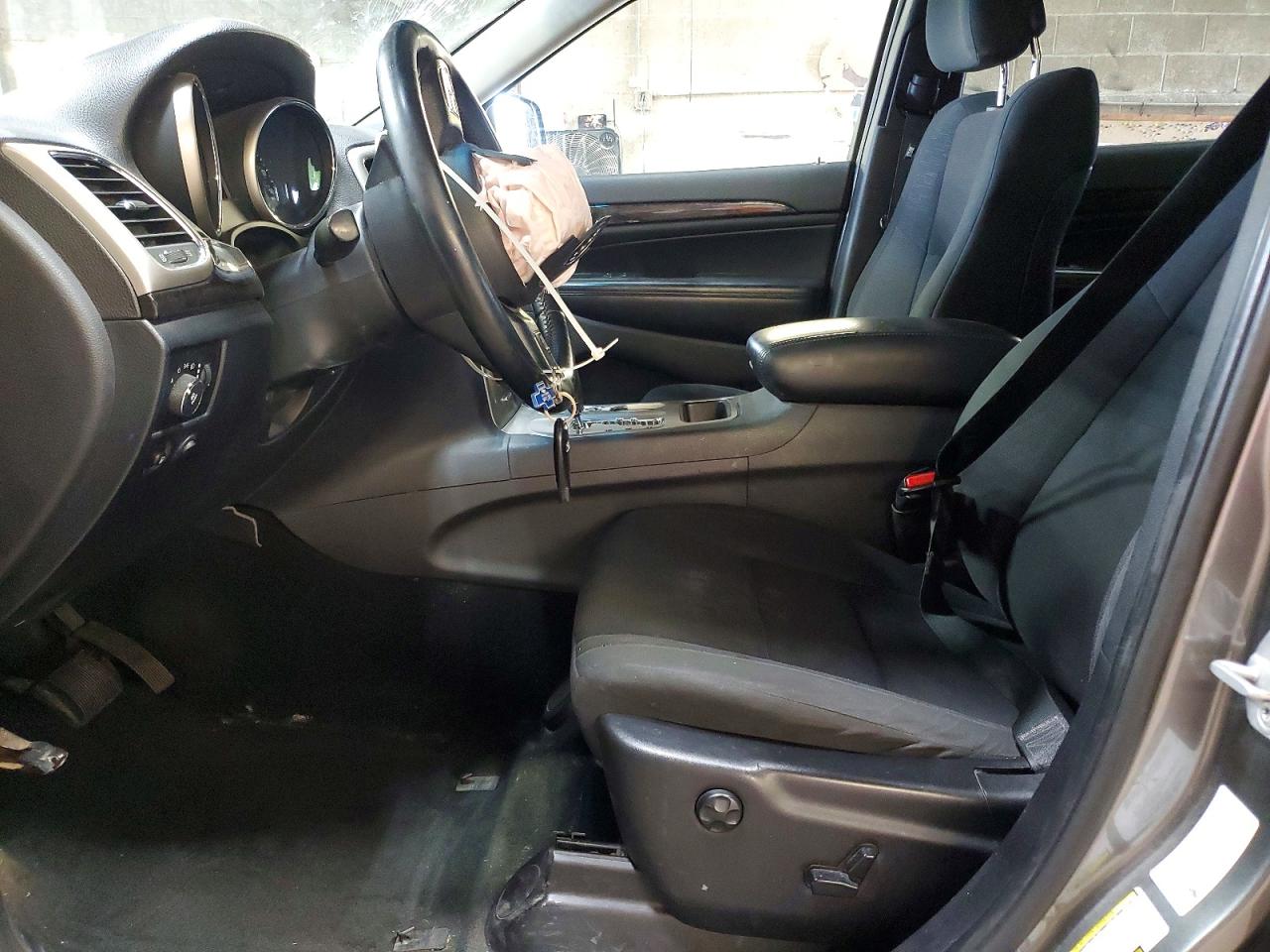 2012 Jeep Grand Cherokee Laredo Gray vin: 1C4RJFAG4CC351984