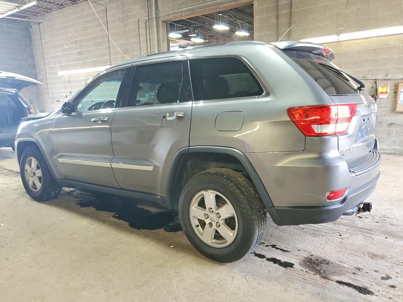 2012 Jeep Grand Cherokee Laredo Gray vin: 1C4RJFAG4CC351984