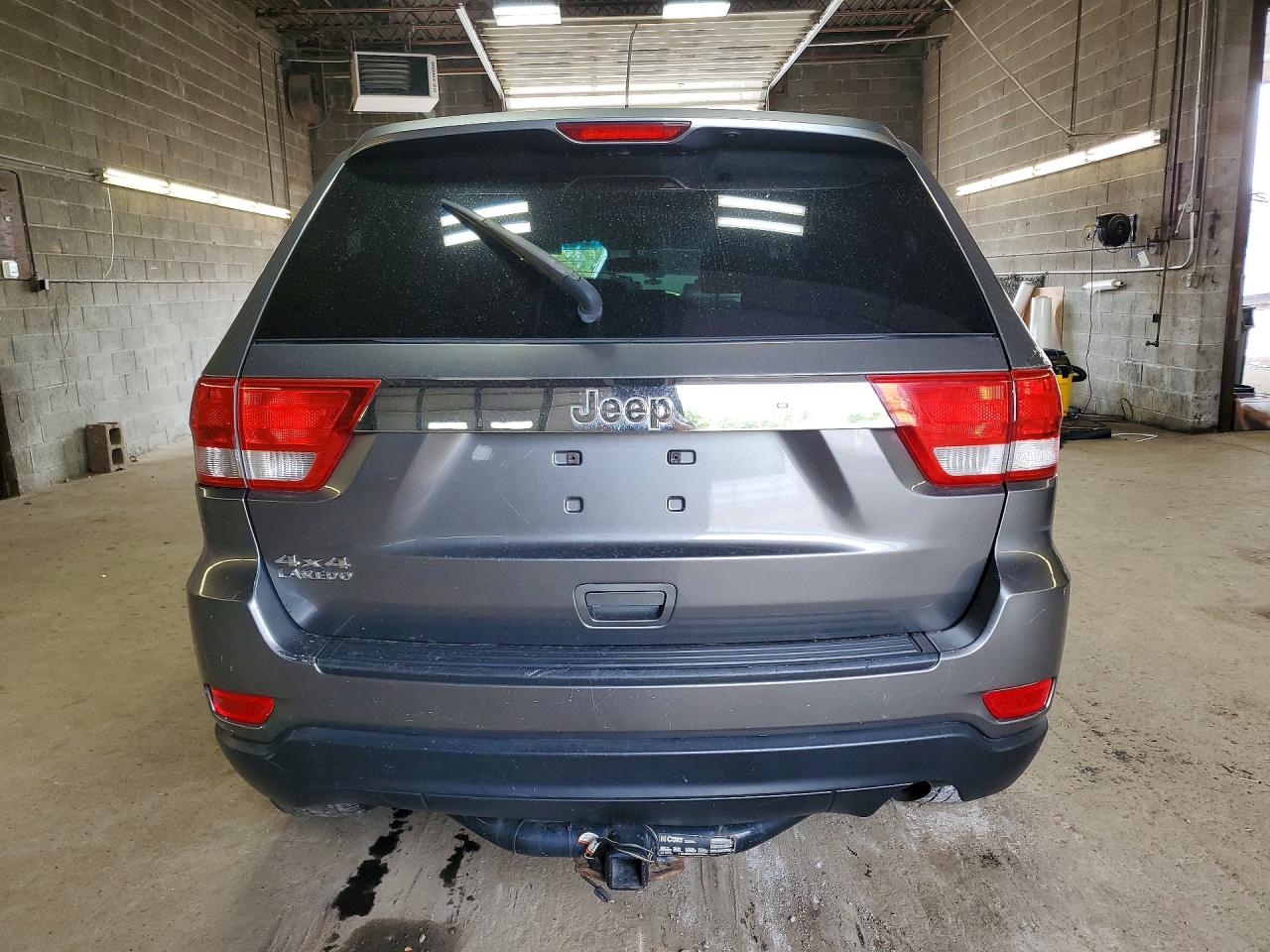 2012 Jeep Grand Cherokee Laredo Gray vin: 1C4RJFAG4CC351984