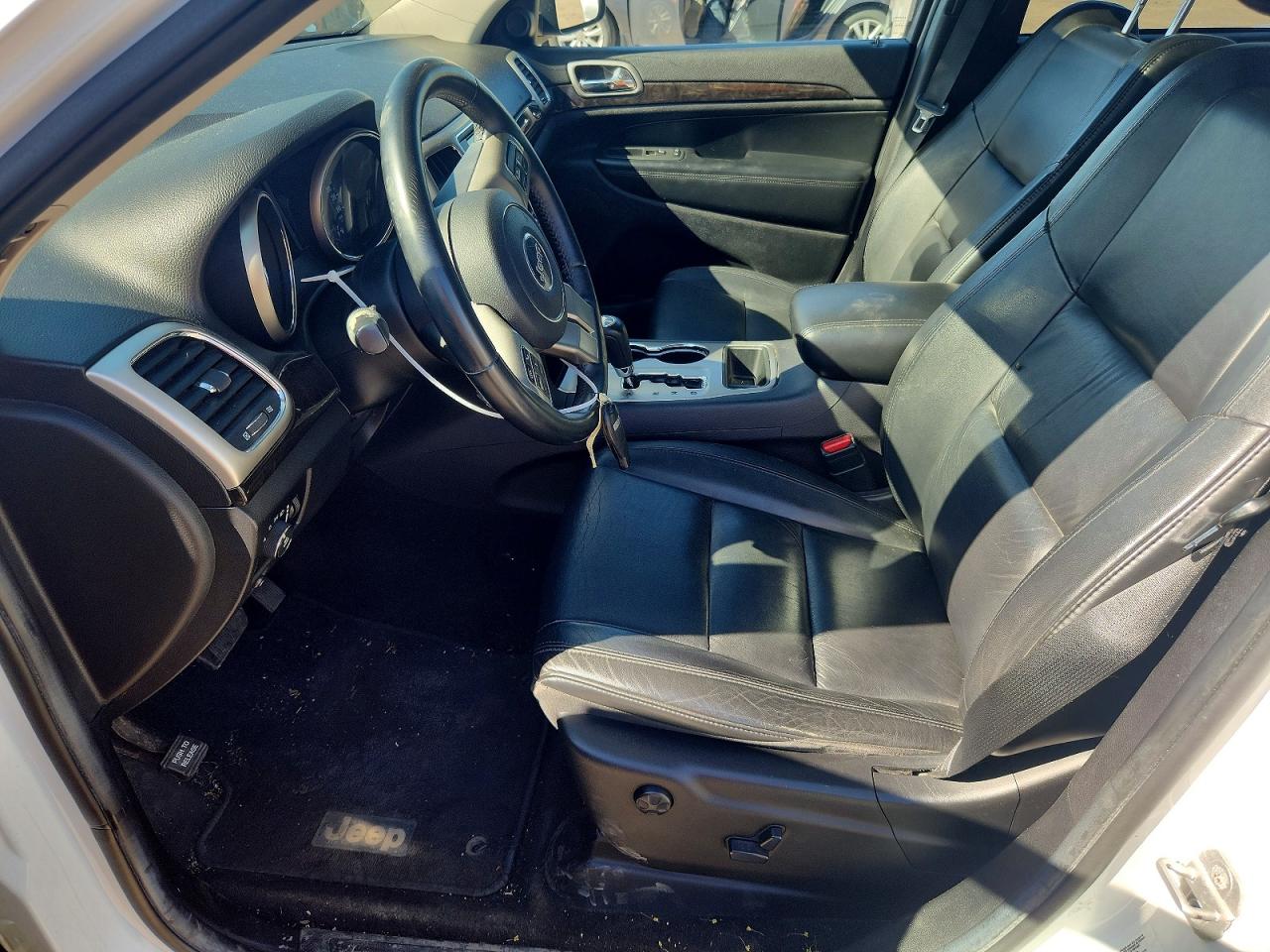 2013 Jeep Grand Cherokee Laredo White vin: 1C4RJFAG4DC531693