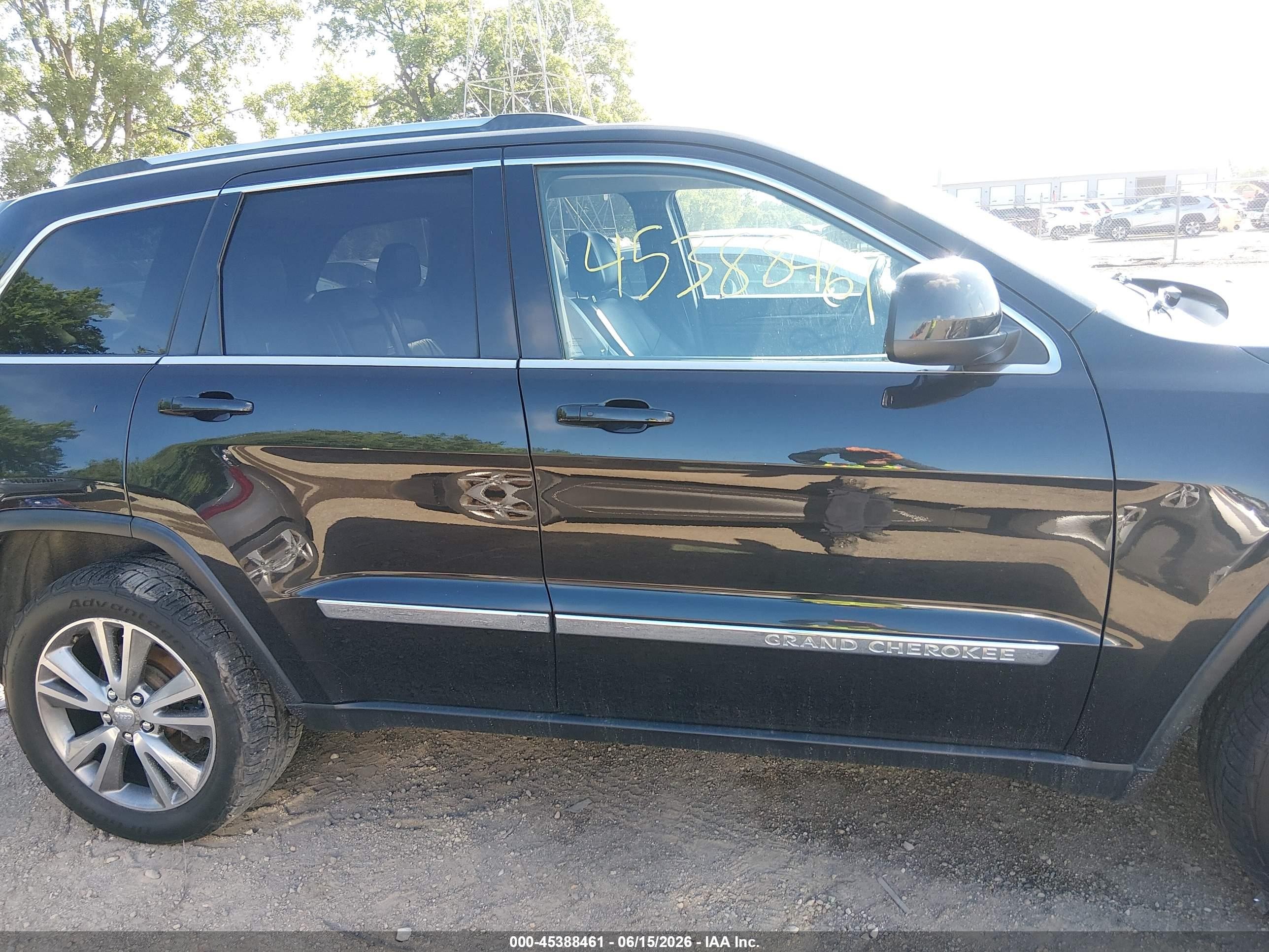 2013 Jeep Grand Cherokee Laredo Black vin: 1C4RJFAG4DC542211