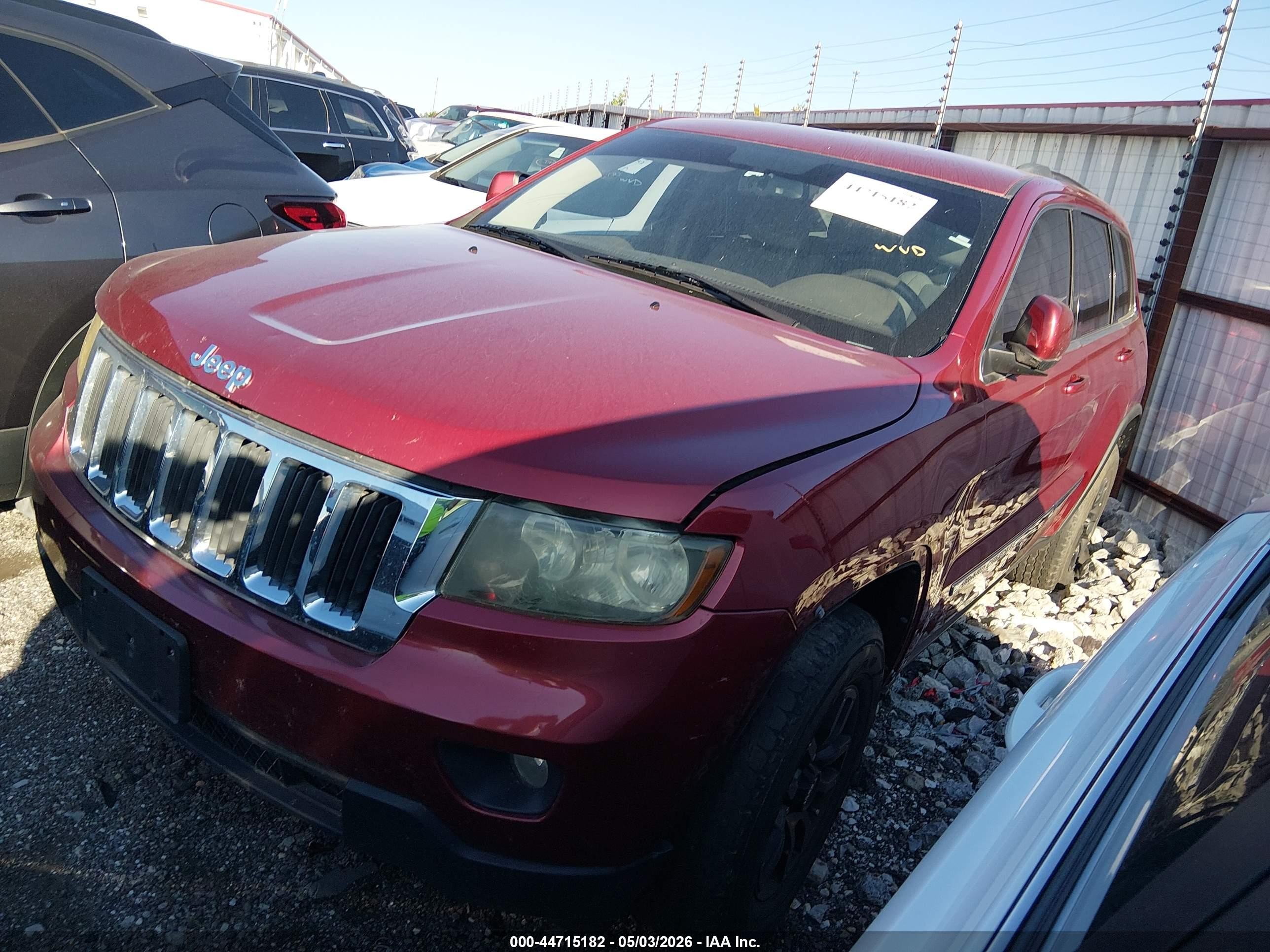 2013 Jeep Grand Cherokee Laredo Red vin: 1C4RJFAG4DC555914
