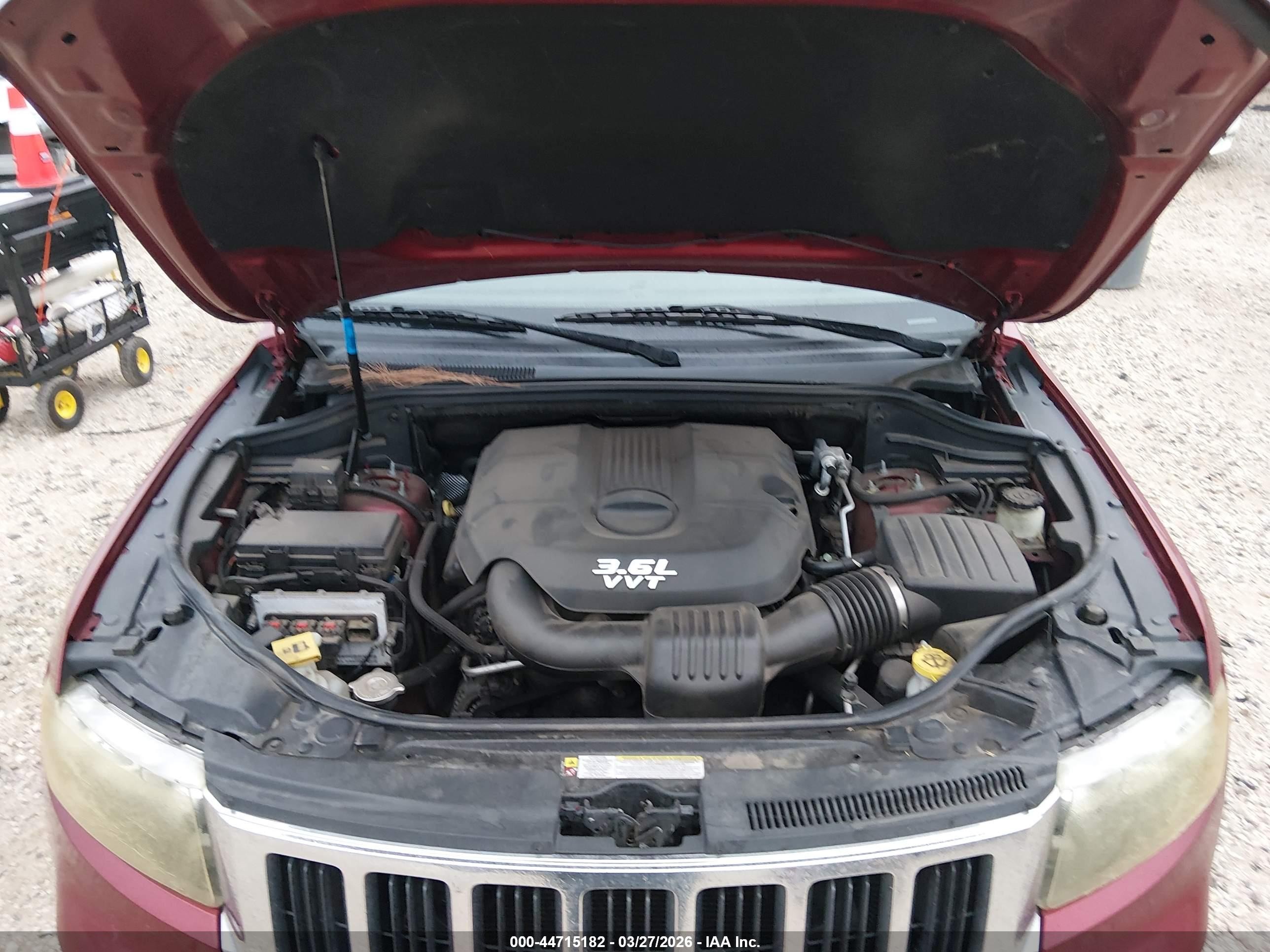 2013 Jeep Grand Cherokee Laredo Red vin: 1C4RJFAG4DC555914