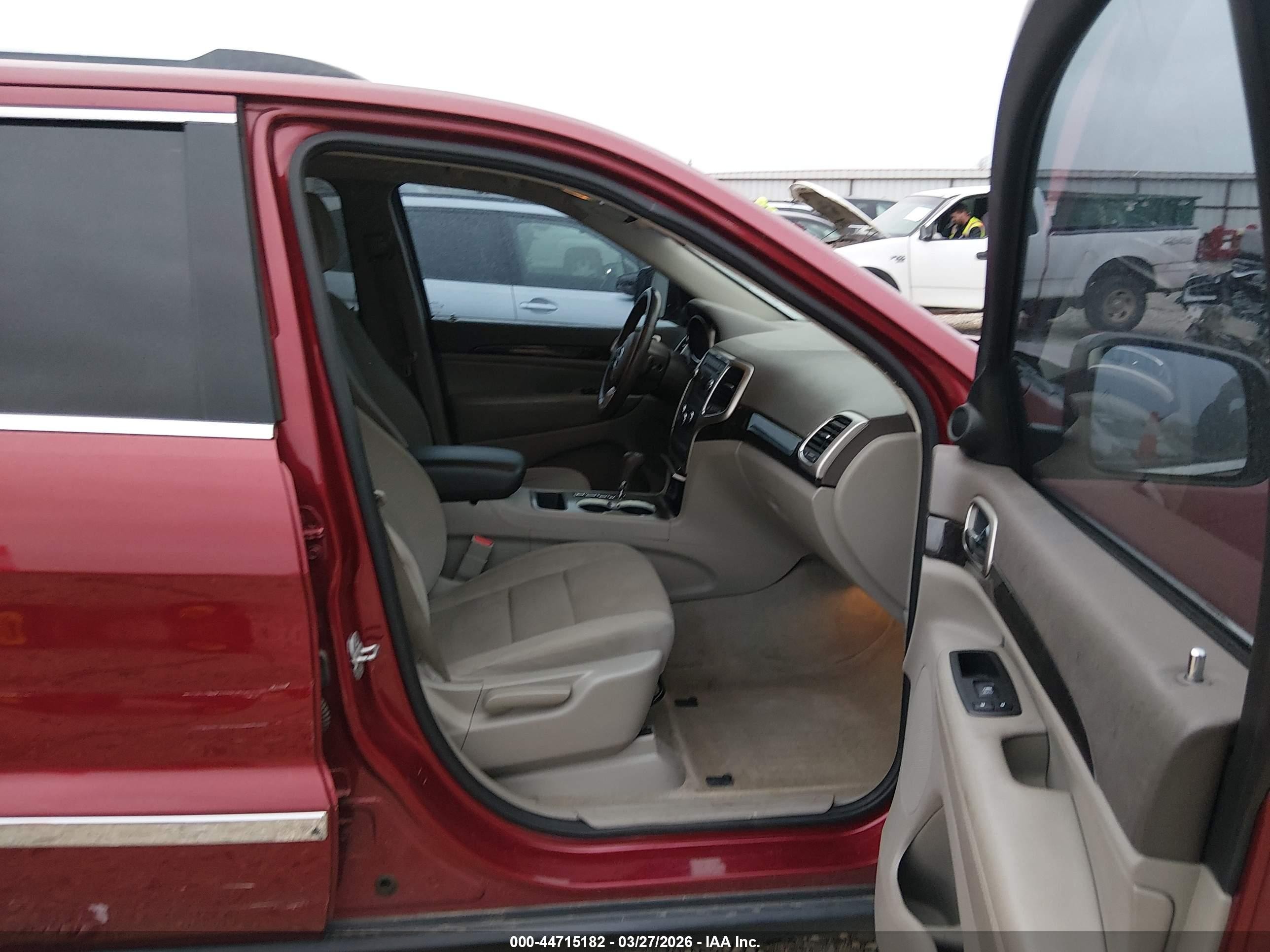 2013 Jeep Grand Cherokee Laredo Red vin: 1C4RJFAG4DC555914