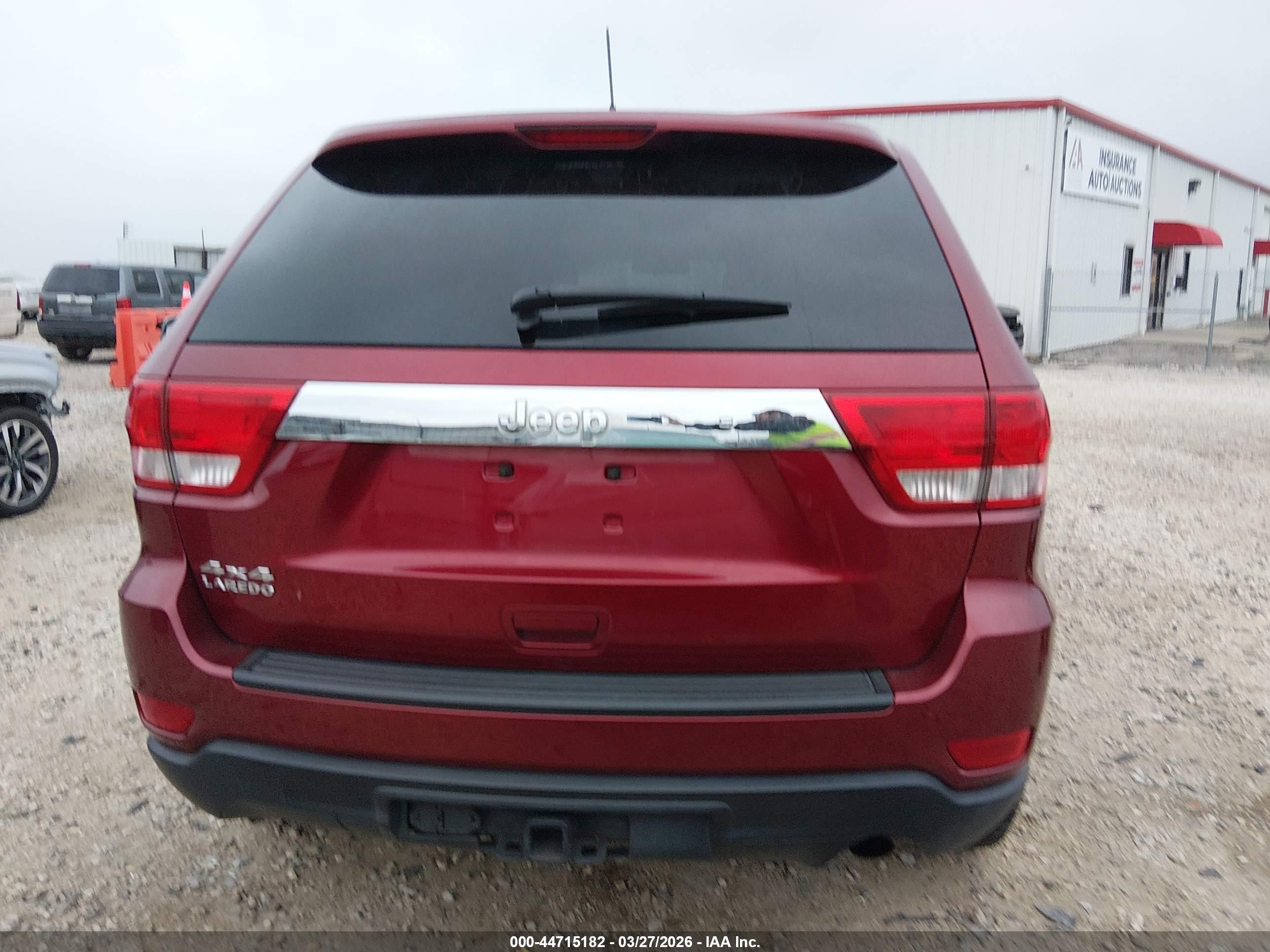 2013 Jeep Grand Cherokee Laredo Red vin: 1C4RJFAG4DC555914