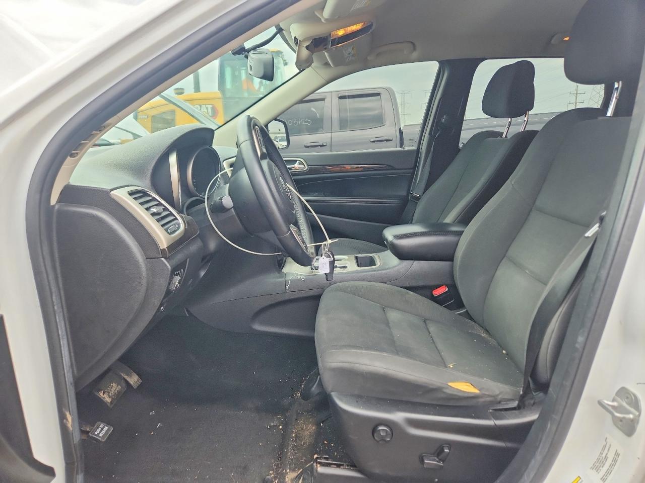 2013 Jeep Grand Cherokee Laredo White vin: 1C4RJFAG4DC586998