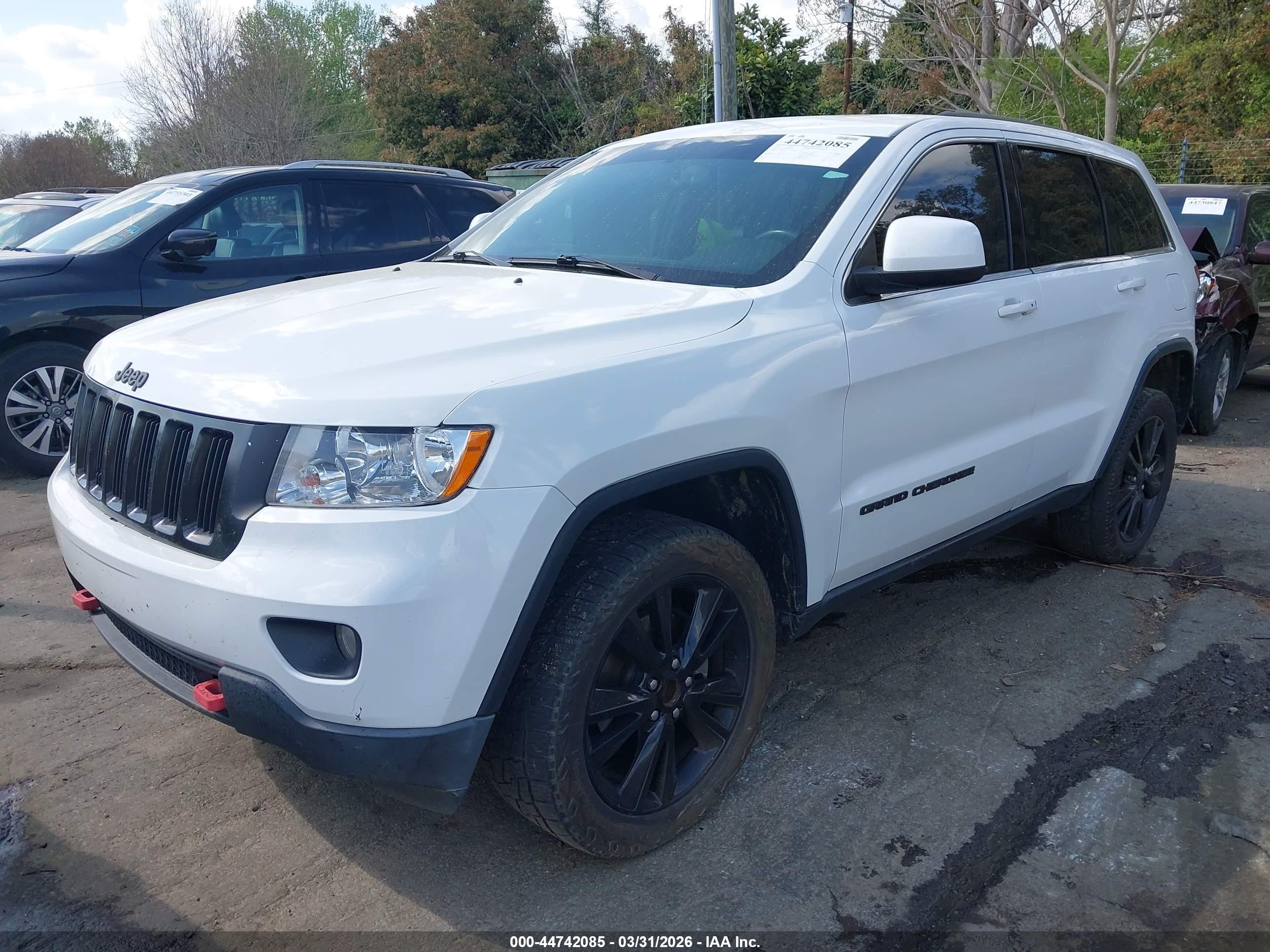 2013 Jeep Grand Cherokee Laredo Altitude White vin: 1C4RJFAG4DC599797