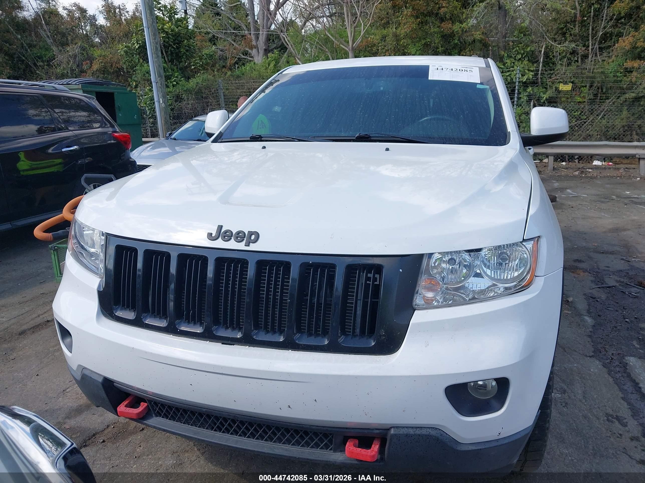 2013 Jeep Grand Cherokee Laredo Altitude White vin: 1C4RJFAG4DC599797
