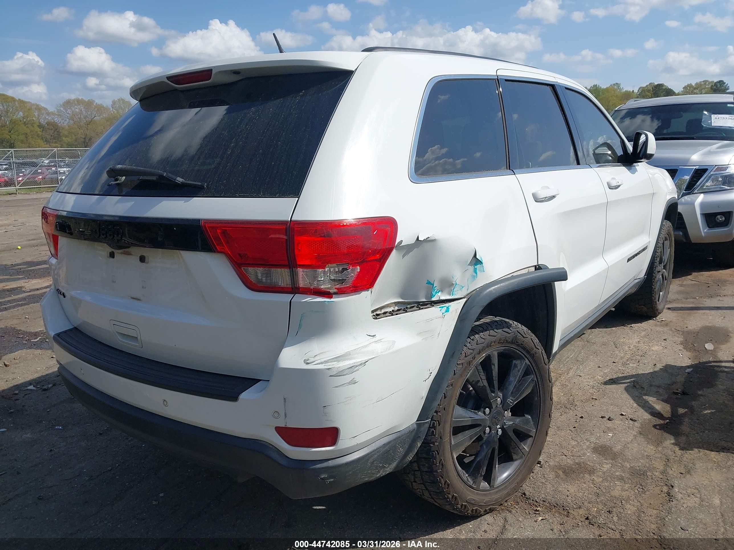 2013 Jeep Grand Cherokee Laredo Altitude White vin: 1C4RJFAG4DC599797