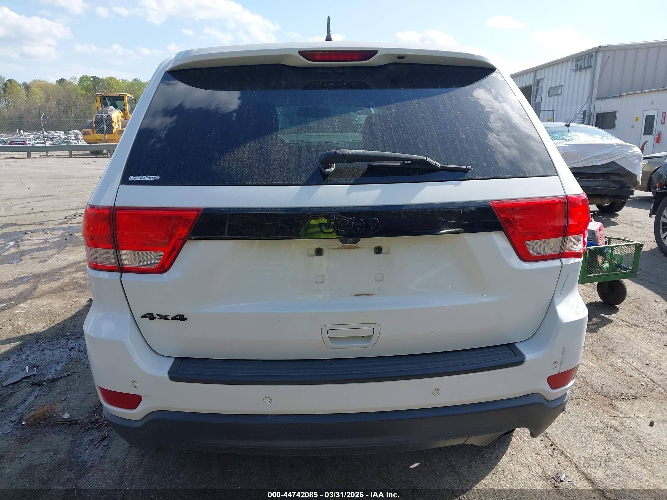 2013 Jeep Grand Cherokee Laredo Altitude White vin: 1C4RJFAG4DC599797