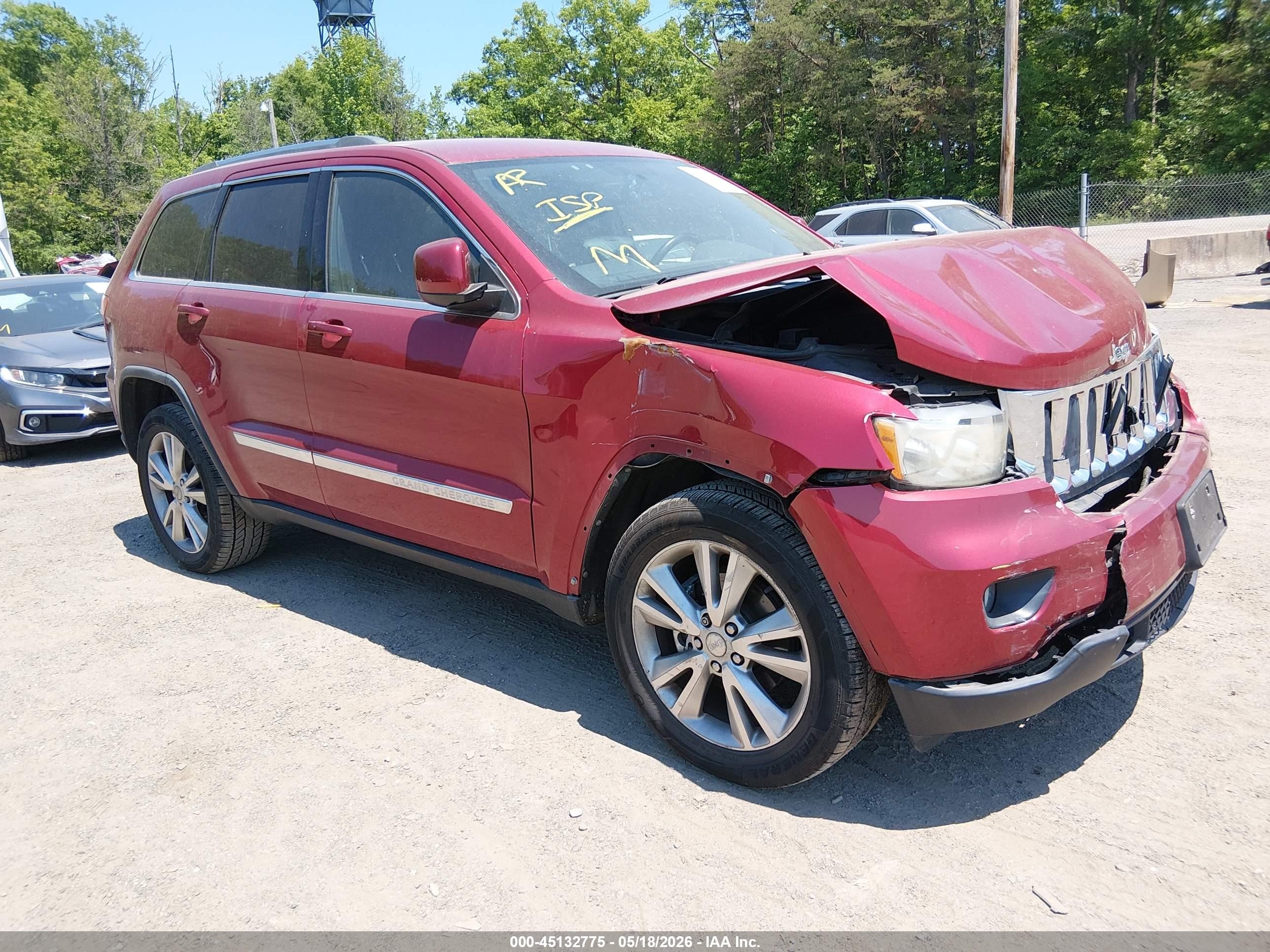 2013 Jeep Grand Cherokee Laredo Red vin: 1C4RJFAG4DC642258