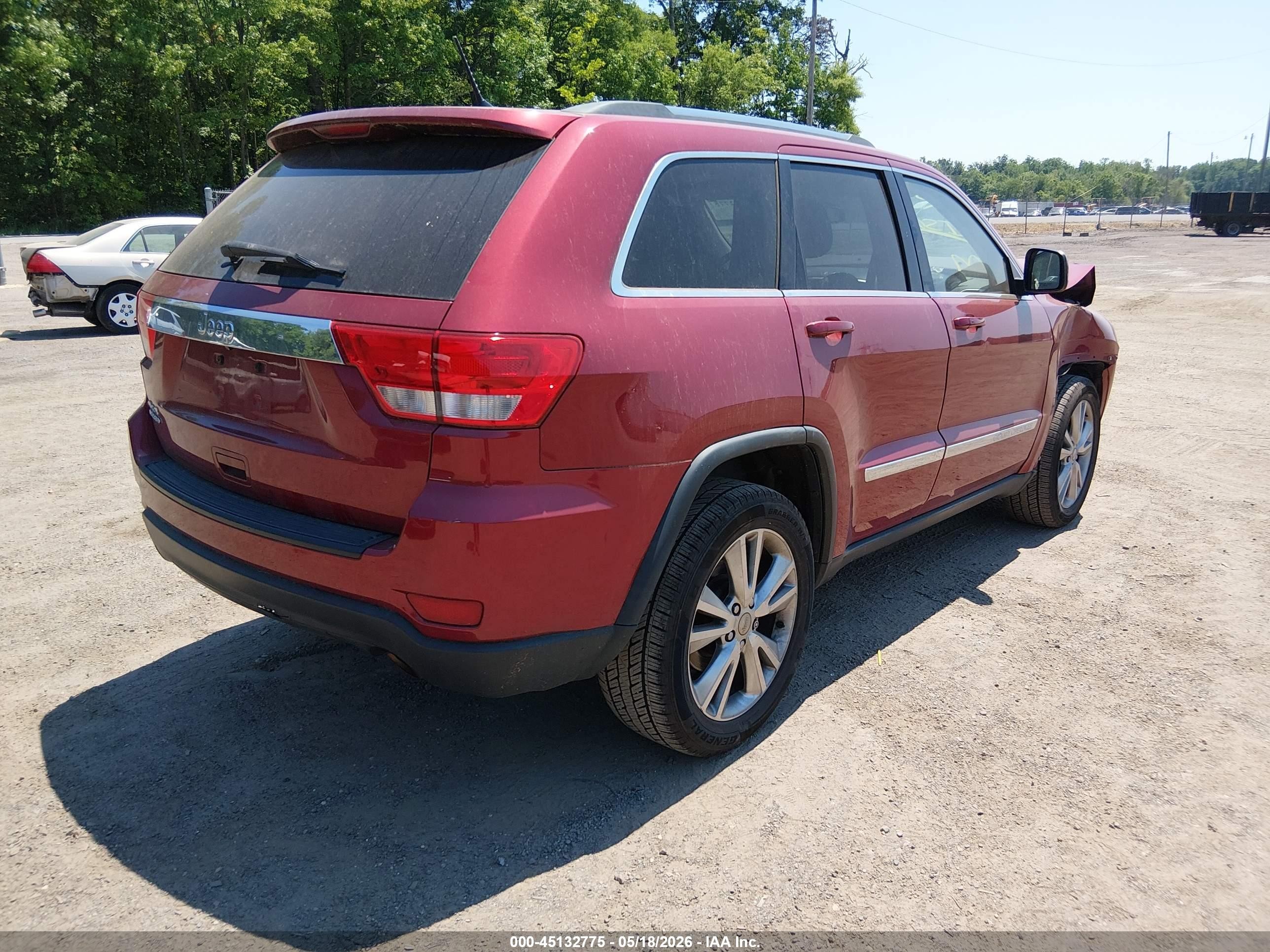 2013 Jeep Grand Cherokee Laredo Red vin: 1C4RJFAG4DC642258