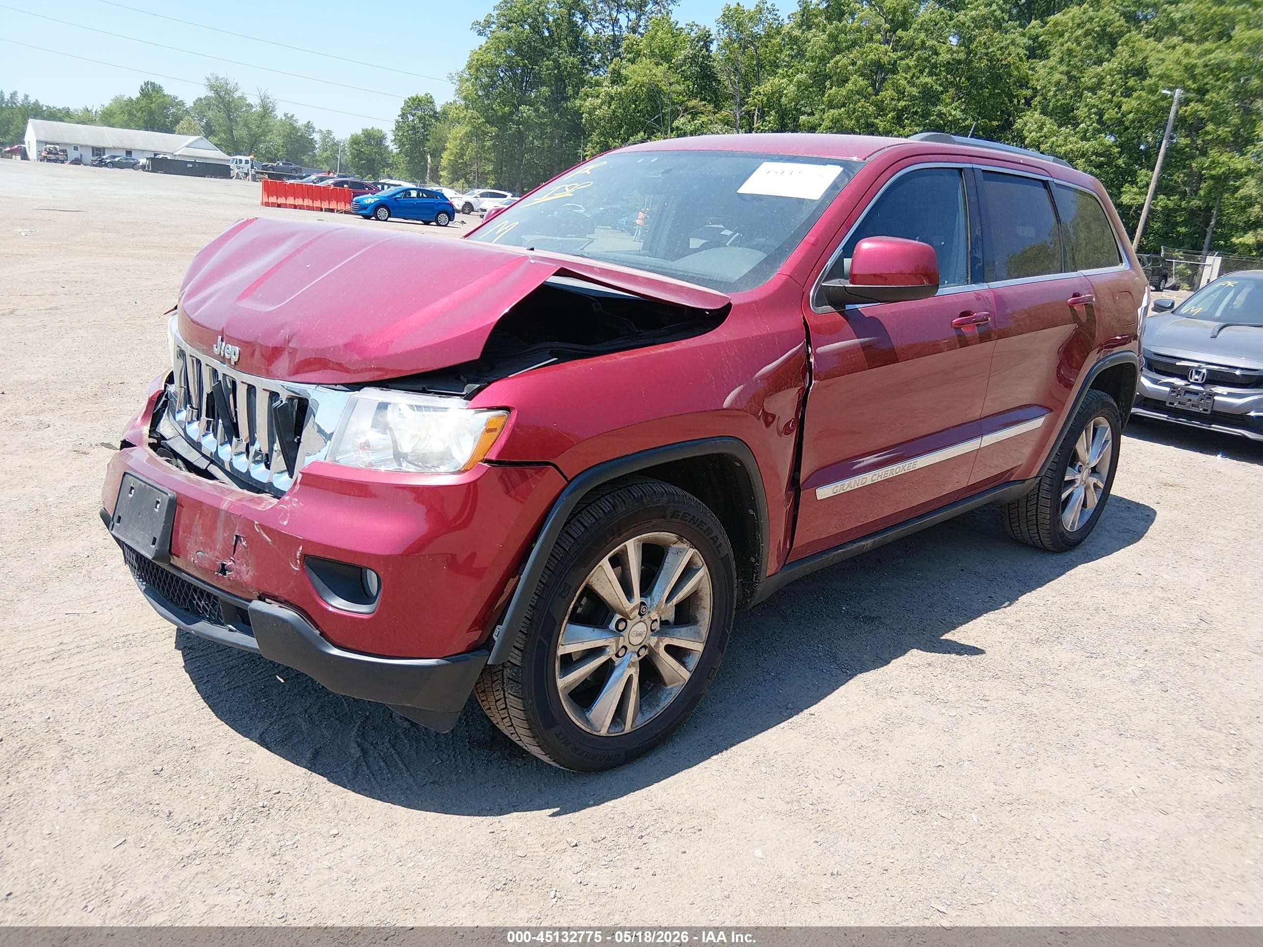2013 Jeep Grand Cherokee Laredo Red vin: 1C4RJFAG4DC642258