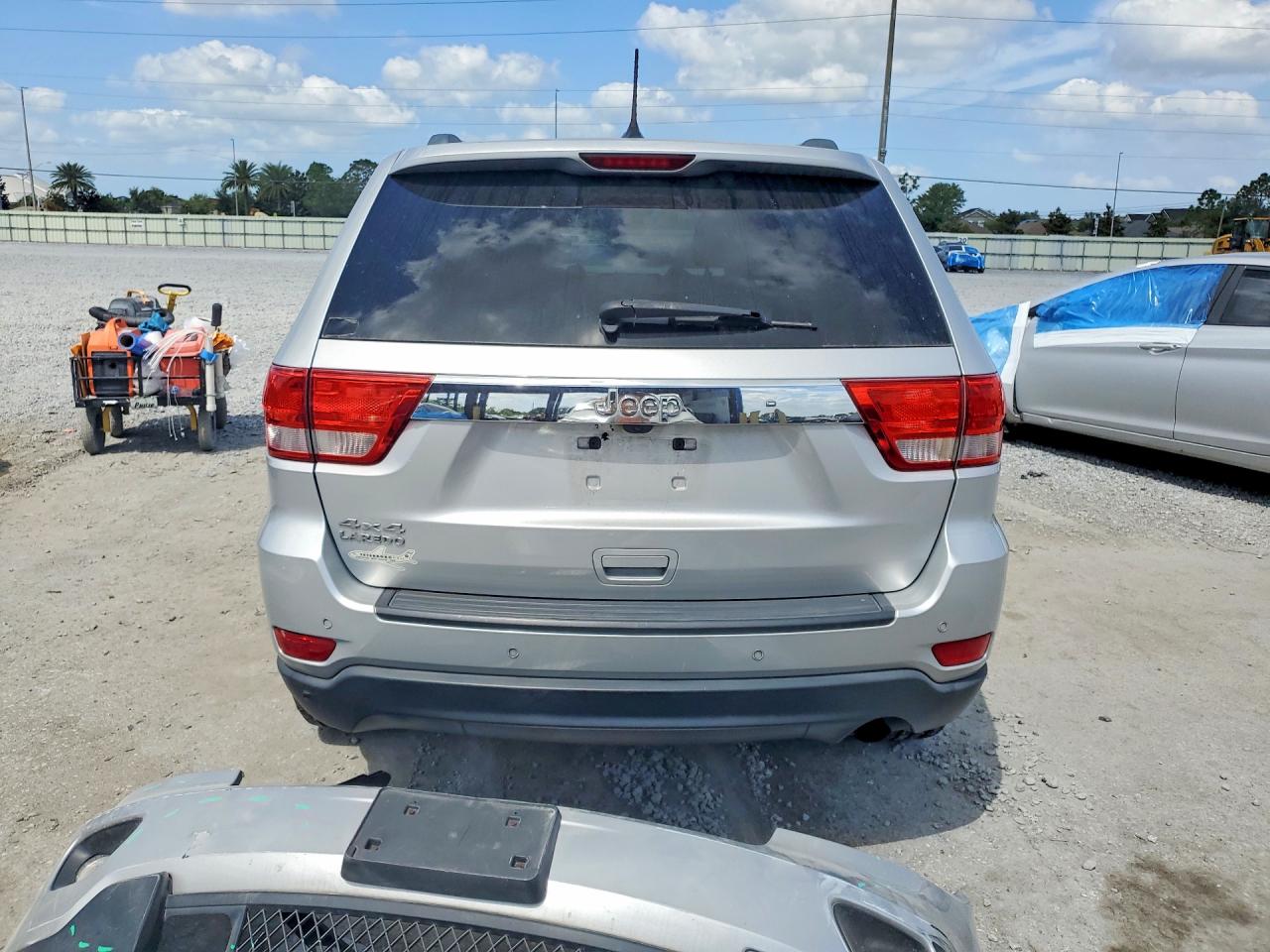 2013 Jeep Grand Cherokee Laredo Серебряный vin: 1C4RJFAG4DC644298