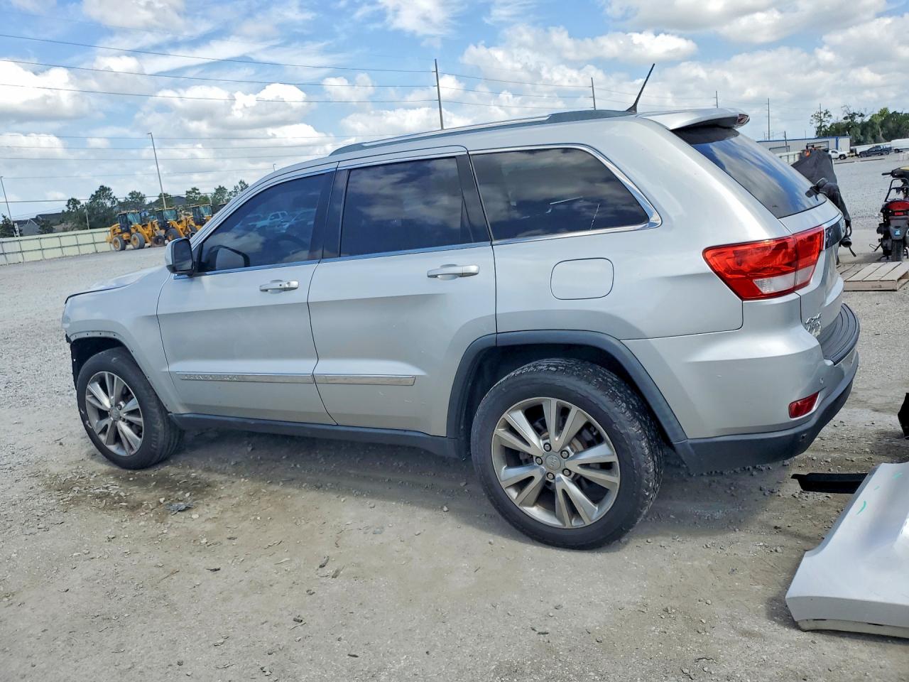 2013 Jeep Grand Cherokee Laredo Серебряный vin: 1C4RJFAG4DC644298