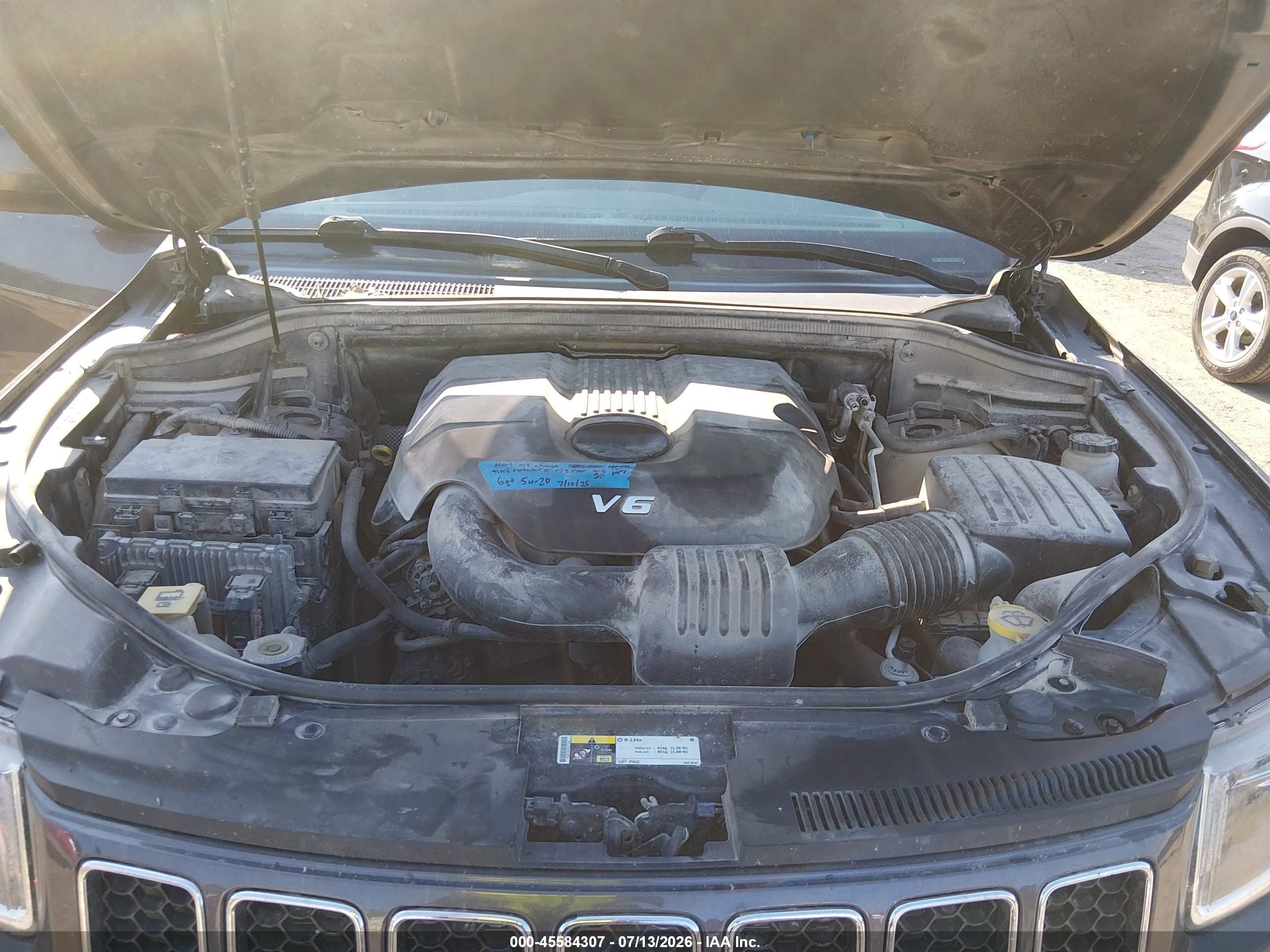 2014 Jeep Grand Cherokee Laredo Gray vin: 1C4RJFAG4EC256456