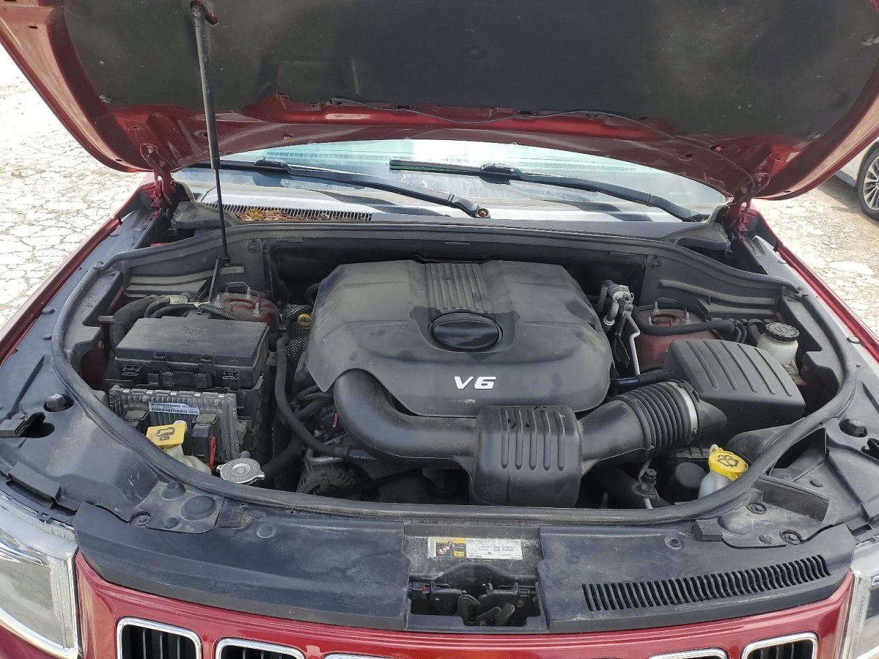 2014 Jeep Grand Cherokee Laredo Red vin: 1C4RJFAG4EC315148