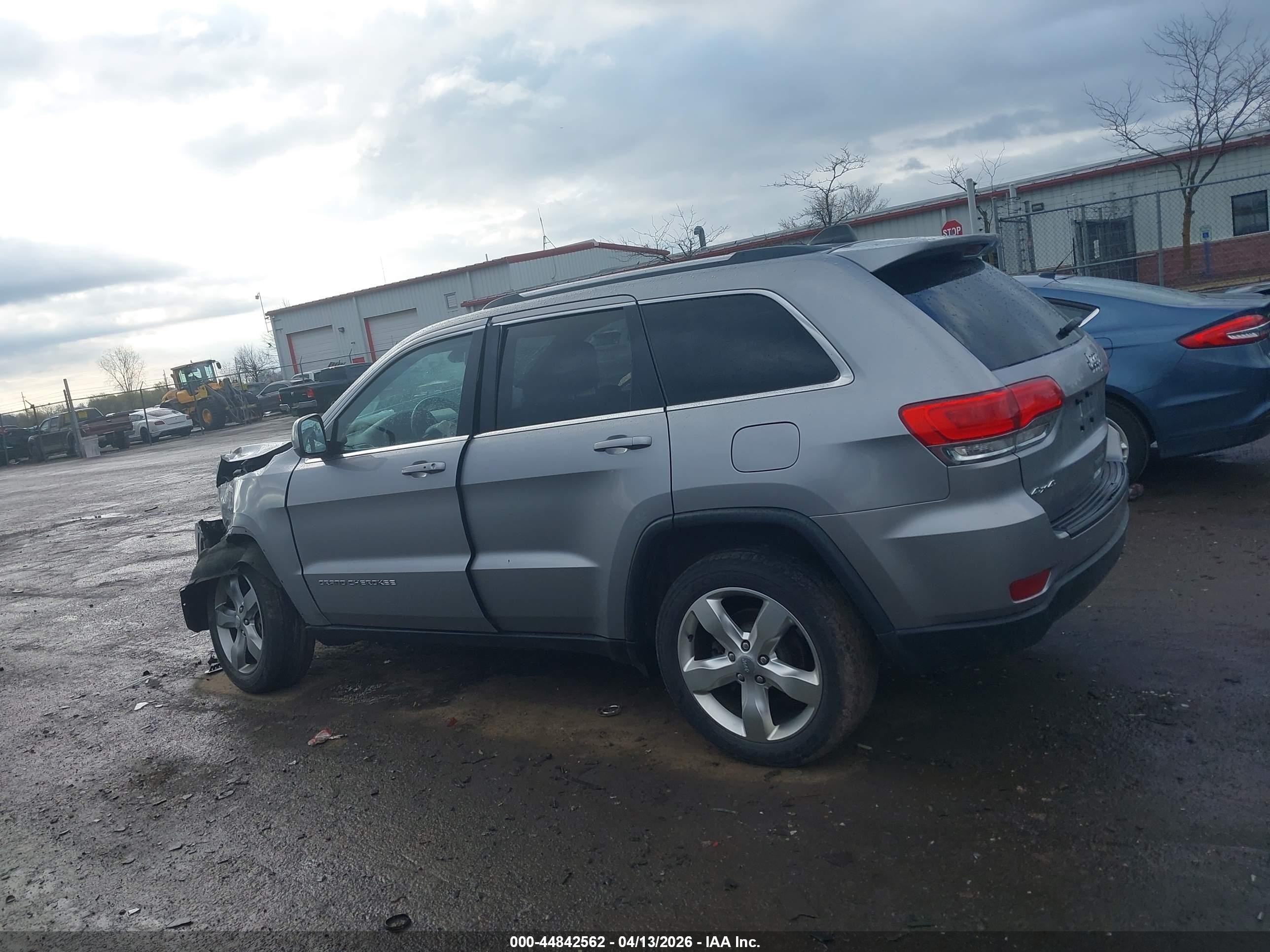 2014 Jeep Grand Cherokee Laredo Silver vin: 1C4RJFAG4EC334136