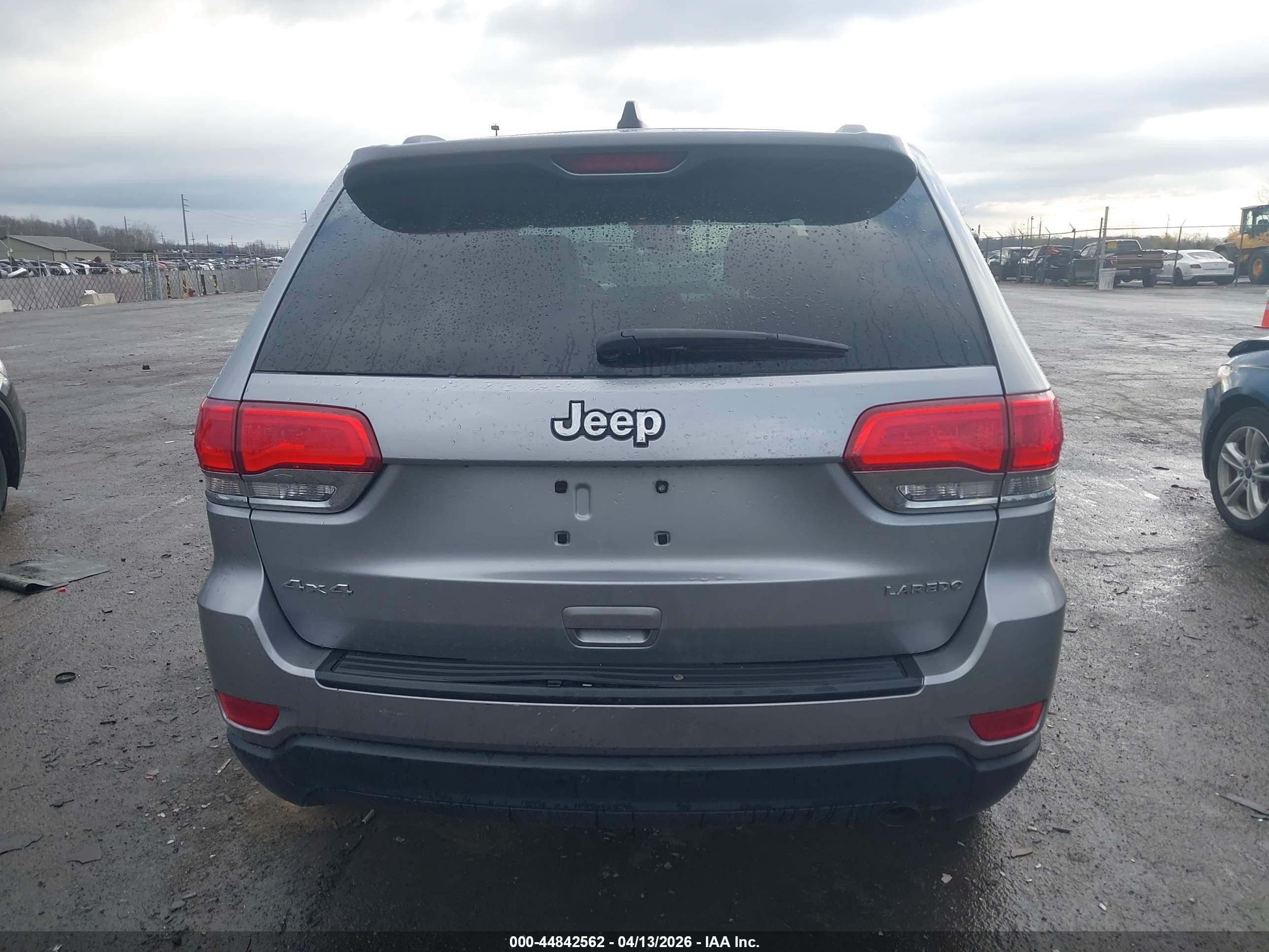 2014 Jeep Grand Cherokee Laredo Silver vin: 1C4RJFAG4EC334136