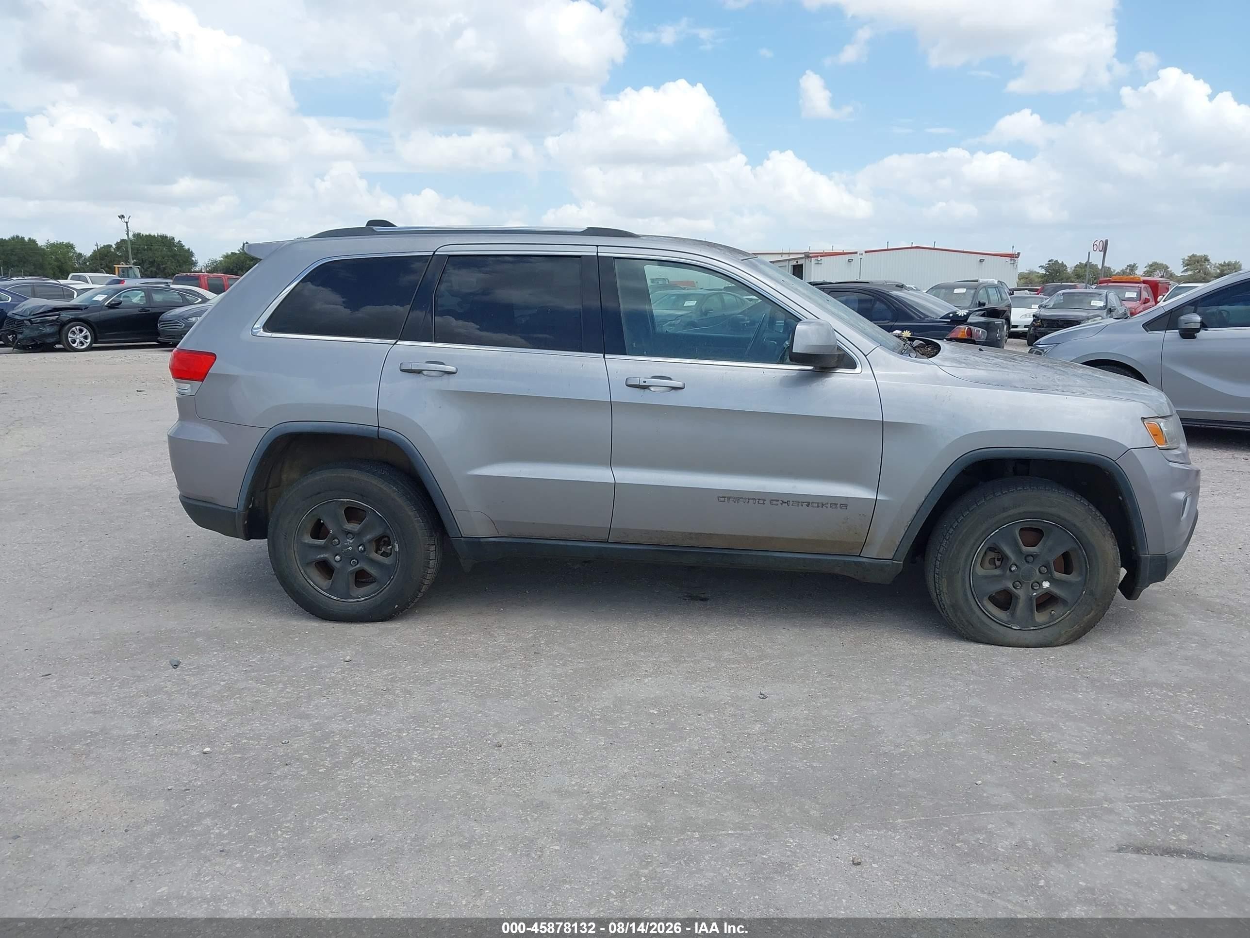 2014 Jeep Grand Cherokee Laredo Серебряный vin: 1C4RJFAG4EC372157