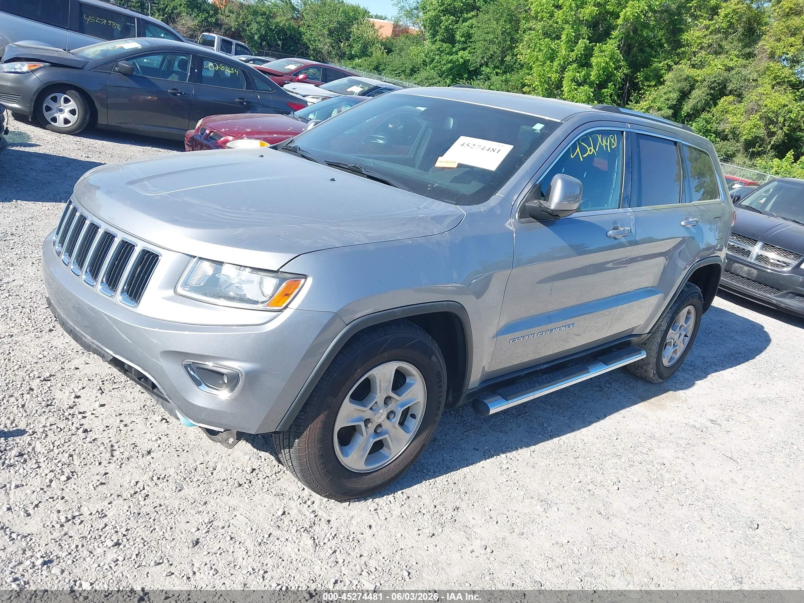 2014 Jeep Grand Cherokee Laredo Silver vin: 1C4RJFAG4EC392182