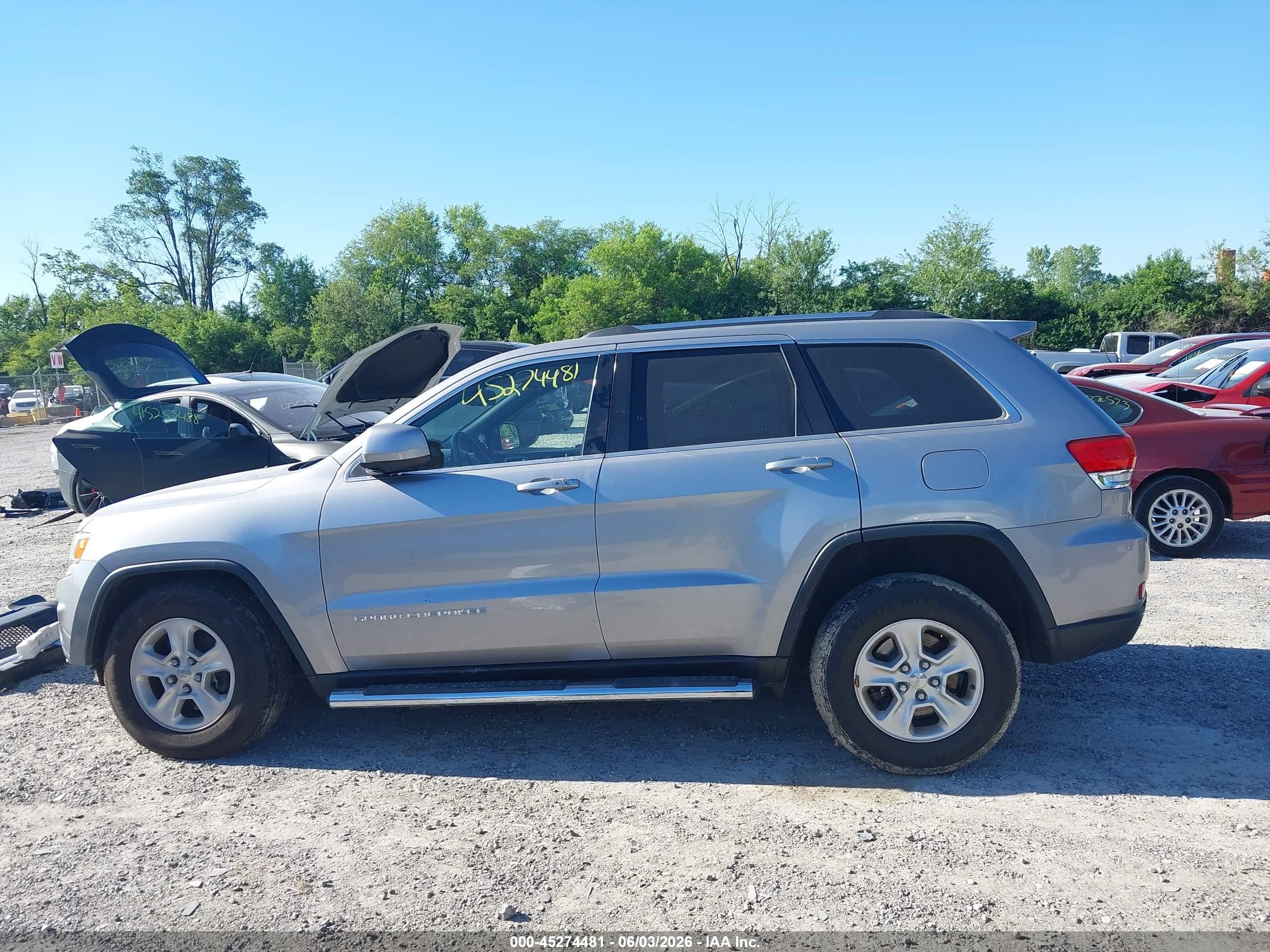 2014 Jeep Grand Cherokee Laredo Silver vin: 1C4RJFAG4EC392182
