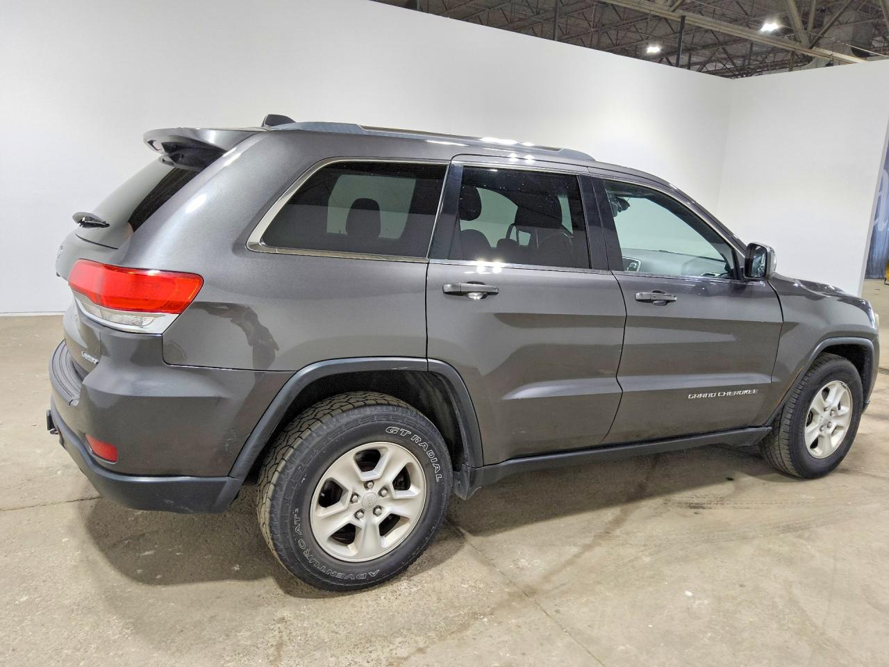 2014 Jeep Grand Cherokee Laredo Gray vin: 1C4RJFAG4EC448055