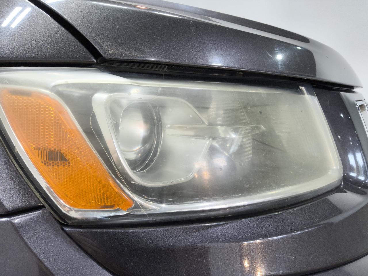 2014 Jeep Grand Cherokee Laredo Gray vin: 1C4RJFAG4EC448055 Damage: Right Head Lamp, Faded, Repair Required
