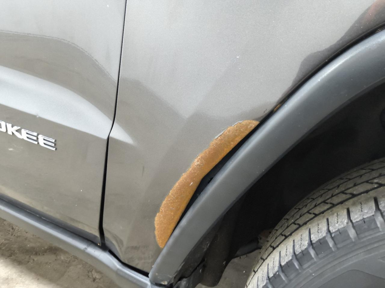 2014 Jeep Grand Cherokee Laredo Gray vin: 1C4RJFAG4EC448055 Damage: Right Front Fender, Chipped, 3