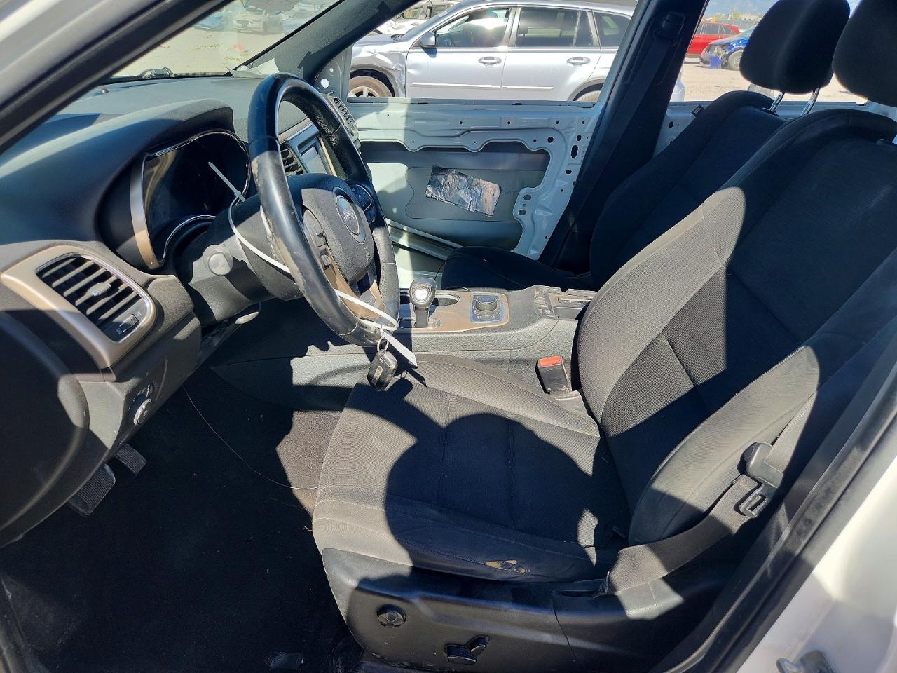 2014 Jeep Grand Cherokee Laredo White vin: 1C4RJFAG4EC510277