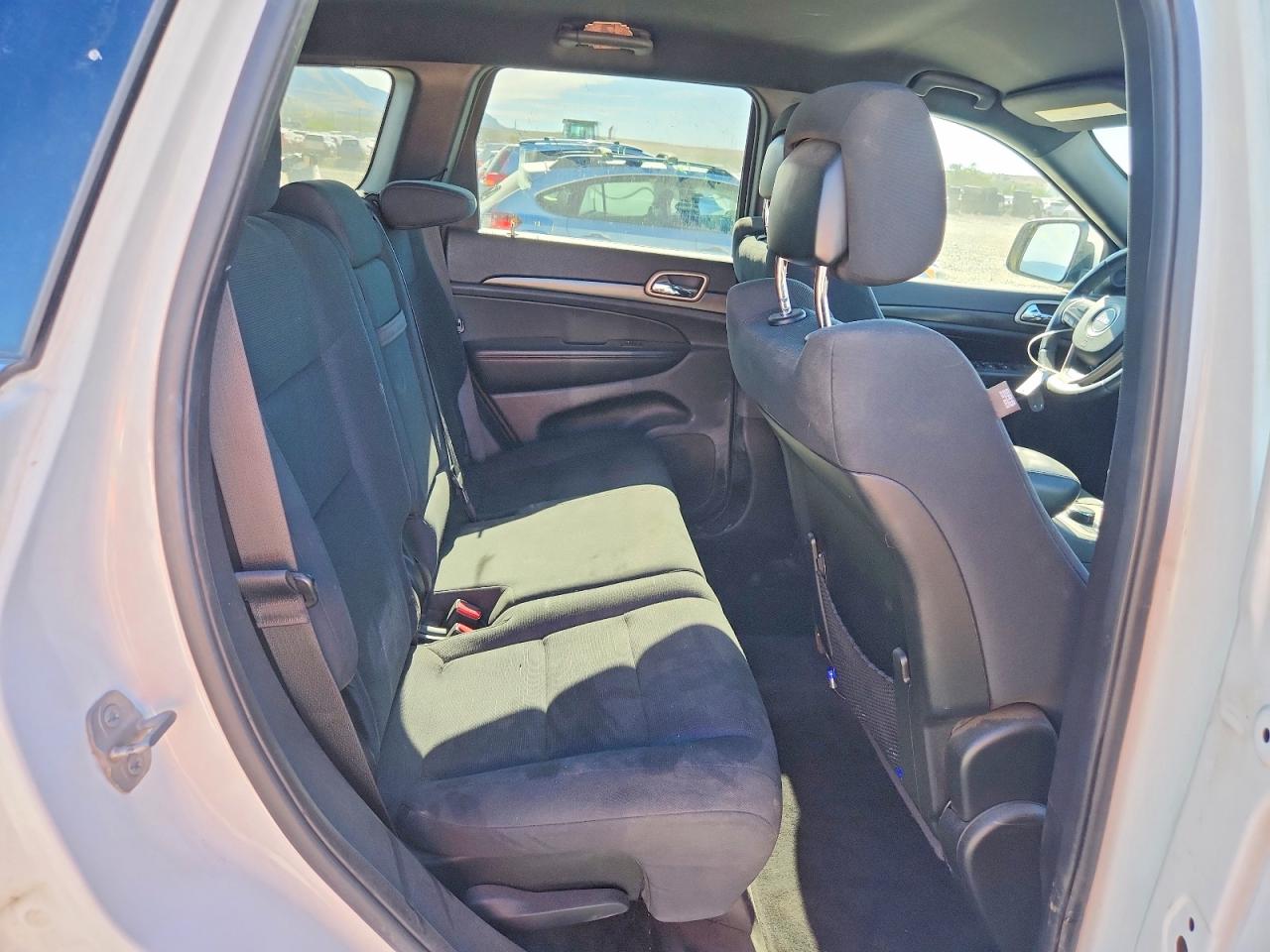2014 Jeep Grand Cherokee Laredo White vin: 1C4RJFAG4EC510277