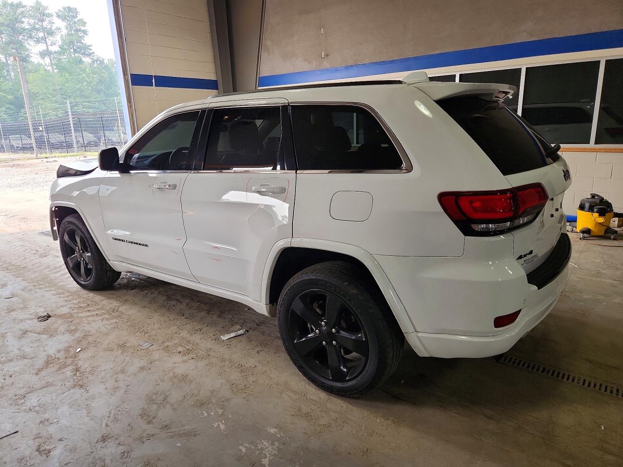 2015 Jeep Grand Cherokee Laredo White vin: 1C4RJFAG4FC102184