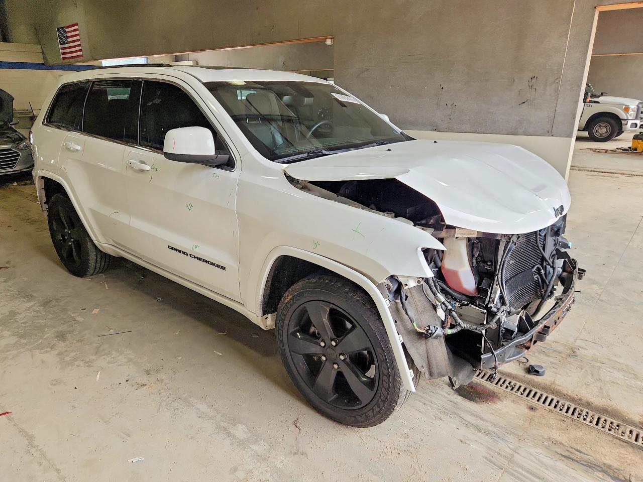 2015 Jeep Grand Cherokee Laredo White vin: 1C4RJFAG4FC102184