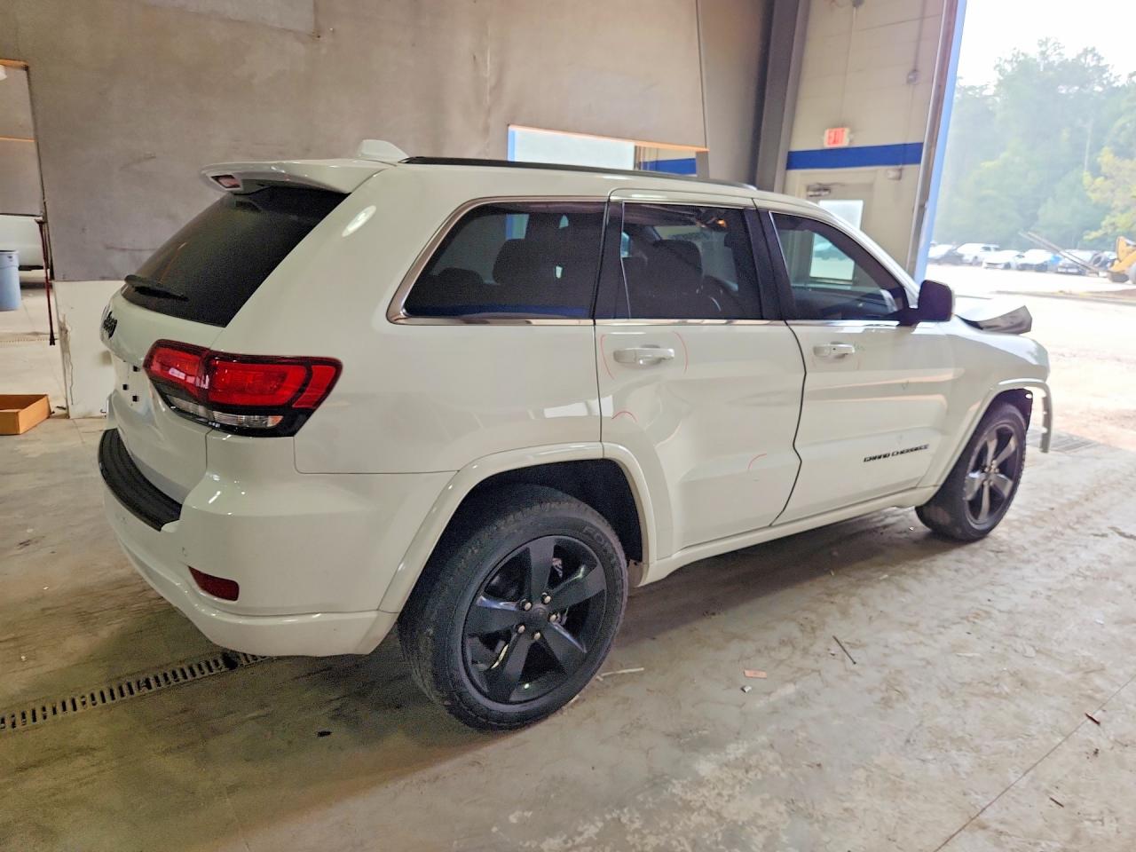 2015 Jeep Grand Cherokee Laredo White vin: 1C4RJFAG4FC102184