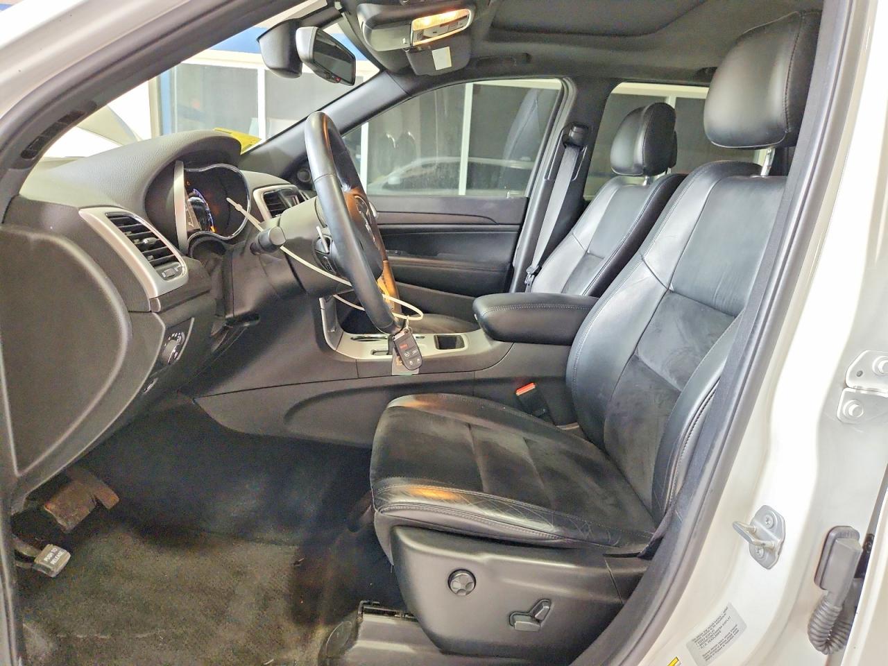 2015 Jeep Grand Cherokee Laredo White vin: 1C4RJFAG4FC102184