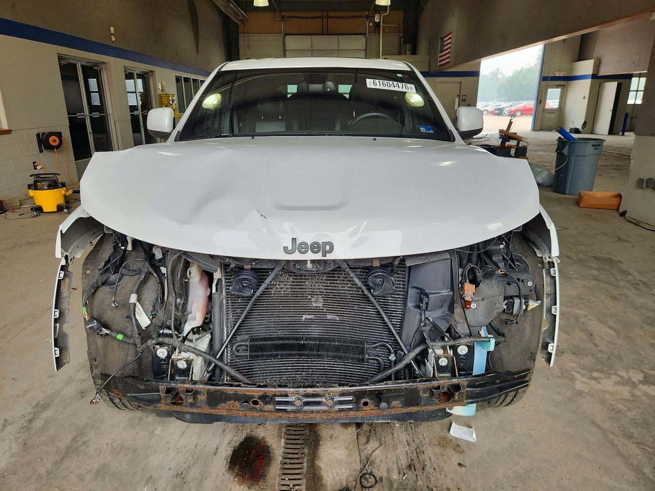 2015 Jeep Grand Cherokee Laredo White vin: 1C4RJFAG4FC102184