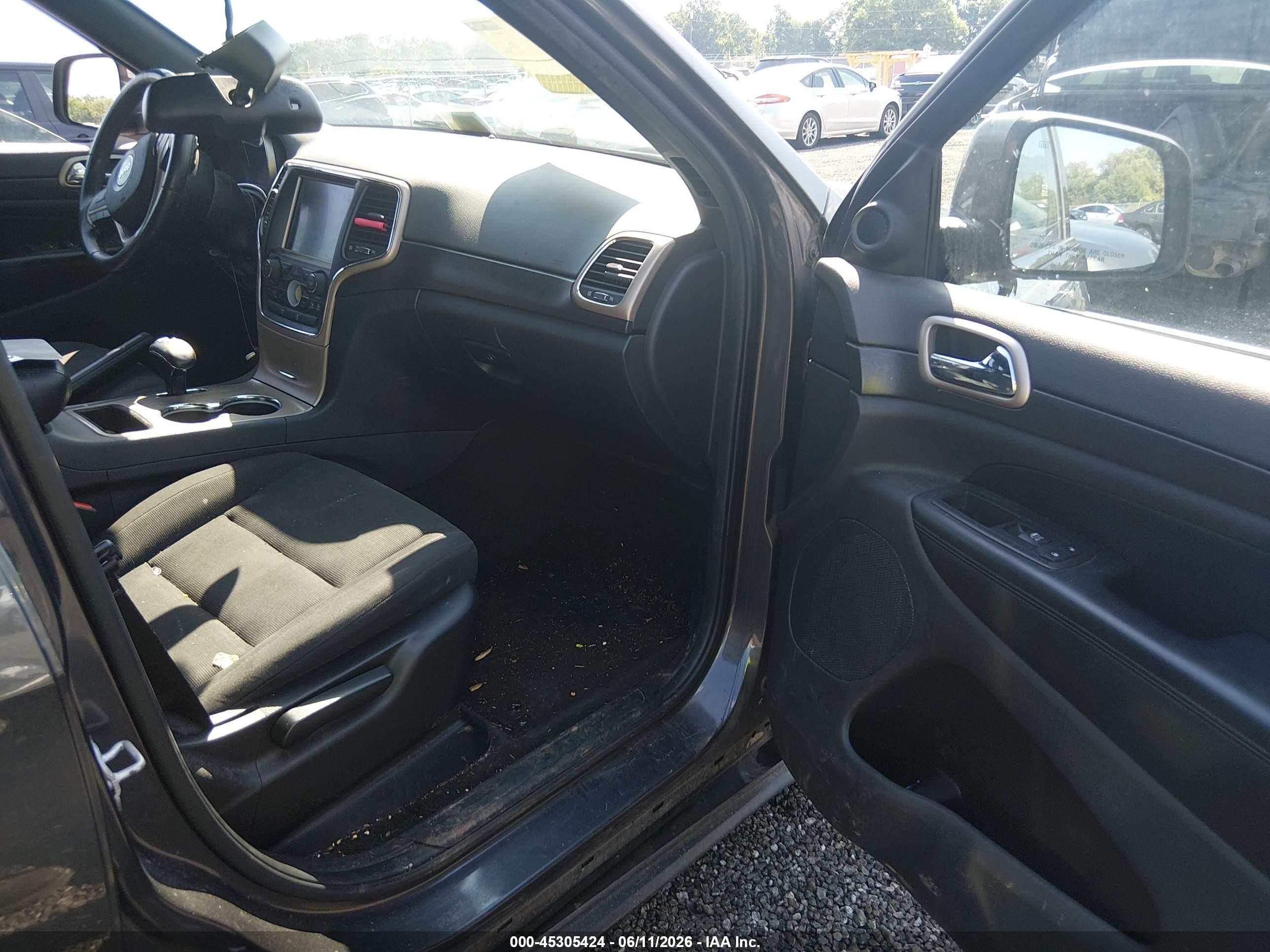 2015 Jeep Grand Cherokee Laredo Gray vin: 1C4RJFAG4FC106560