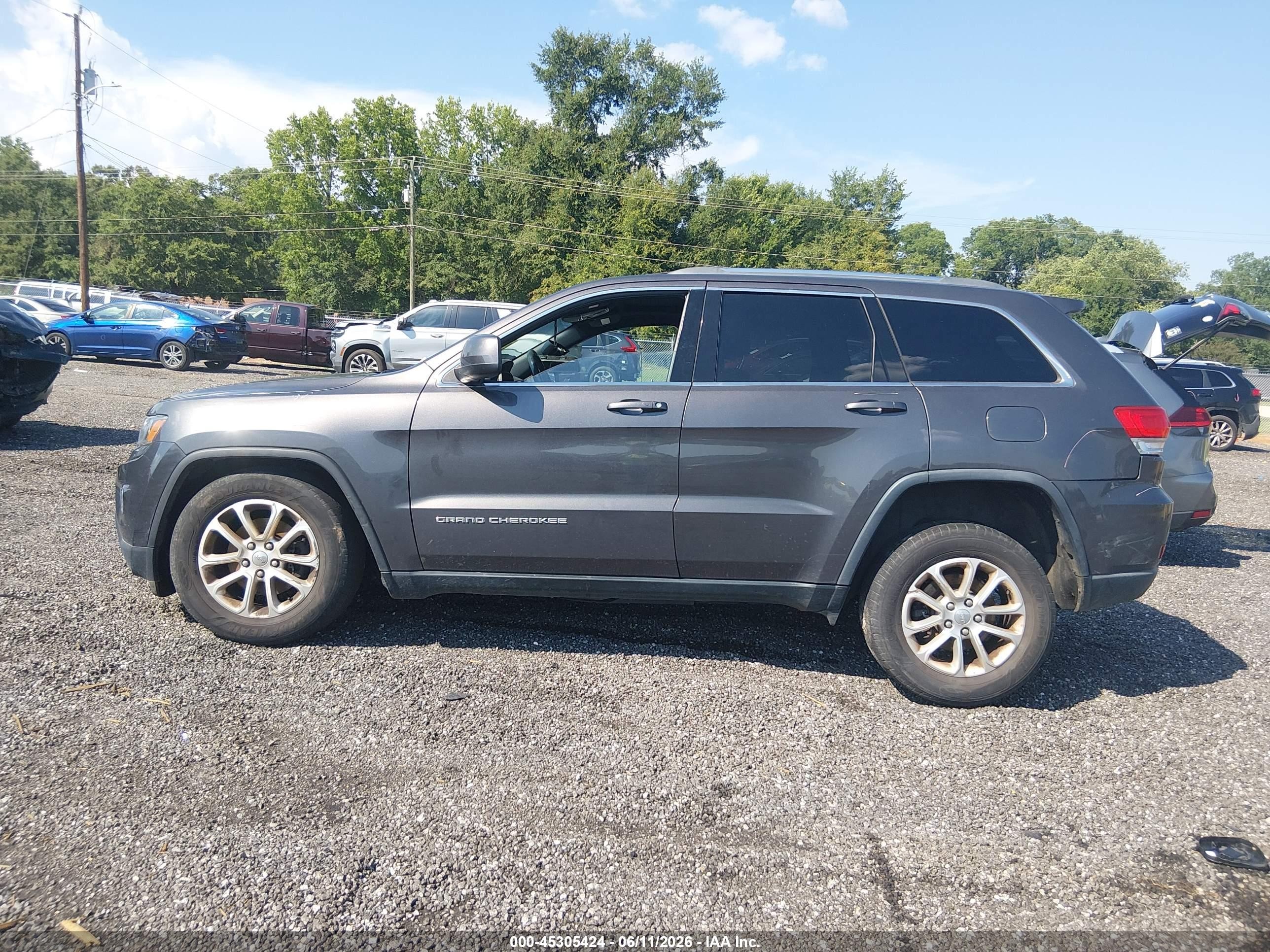 2015 Jeep Grand Cherokee Laredo Gray vin: 1C4RJFAG4FC106560