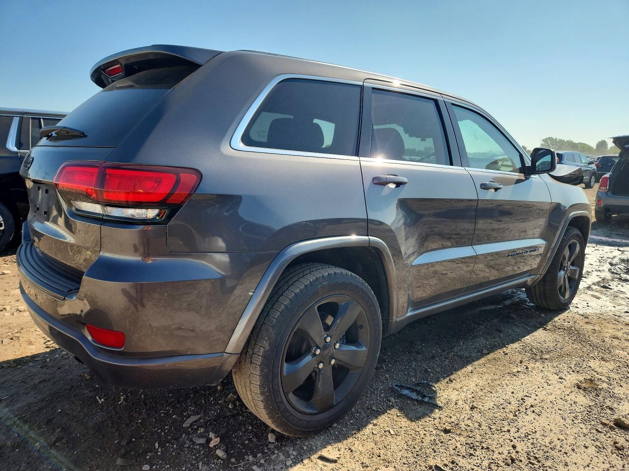 2015 Jeep Grand Cherokee Laredo Gray vin: 1C4RJFAG4FC116604