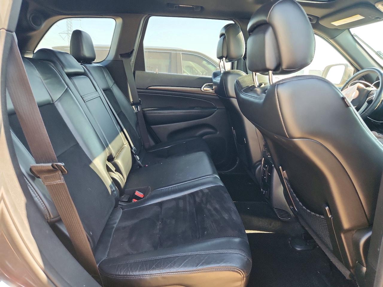 2015 Jeep Grand Cherokee Laredo Gray vin: 1C4RJFAG4FC116604