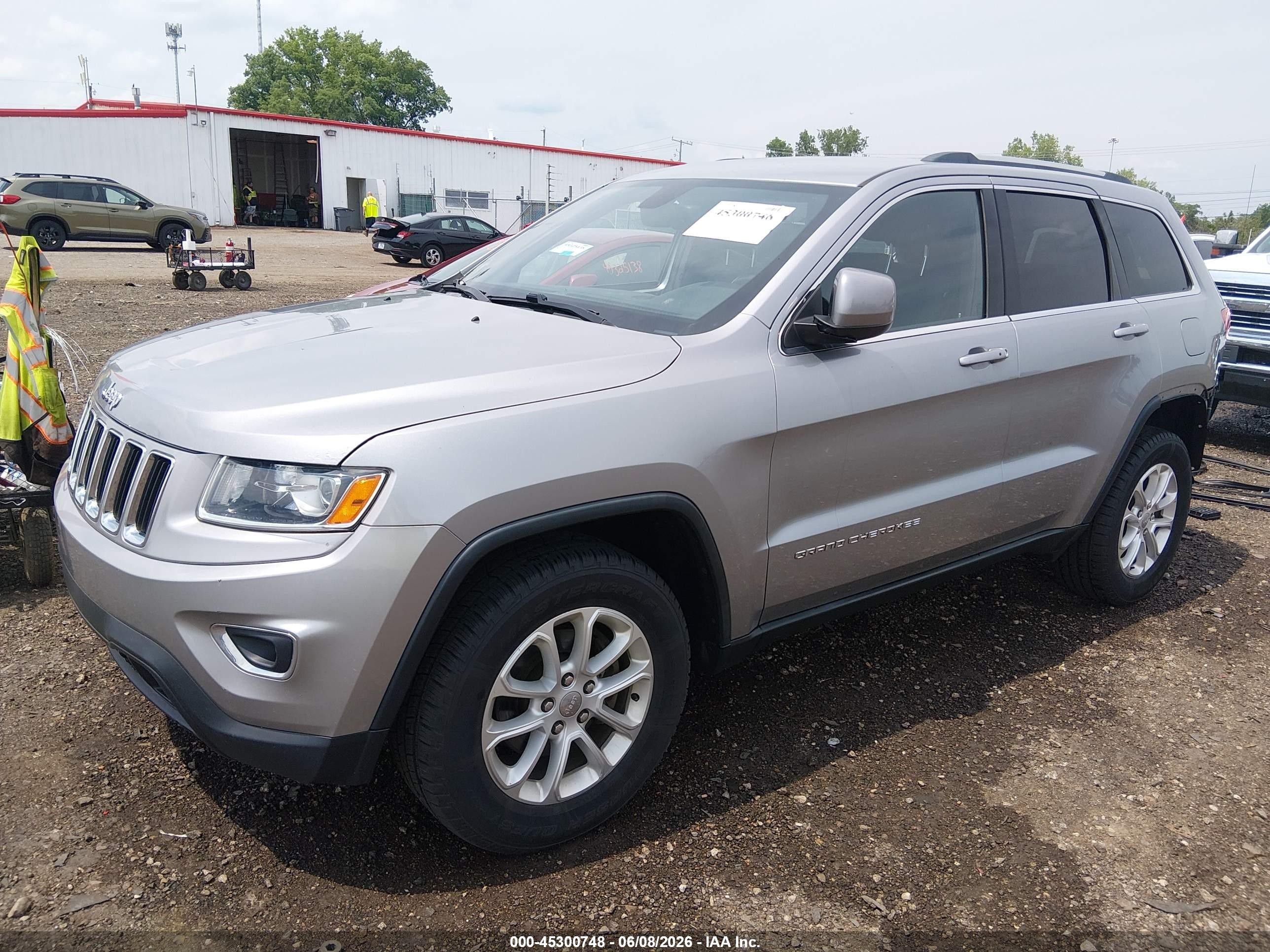 2015 Jeep Grand Cherokee Laredo Silver vin: 1C4RJFAG4FC140448