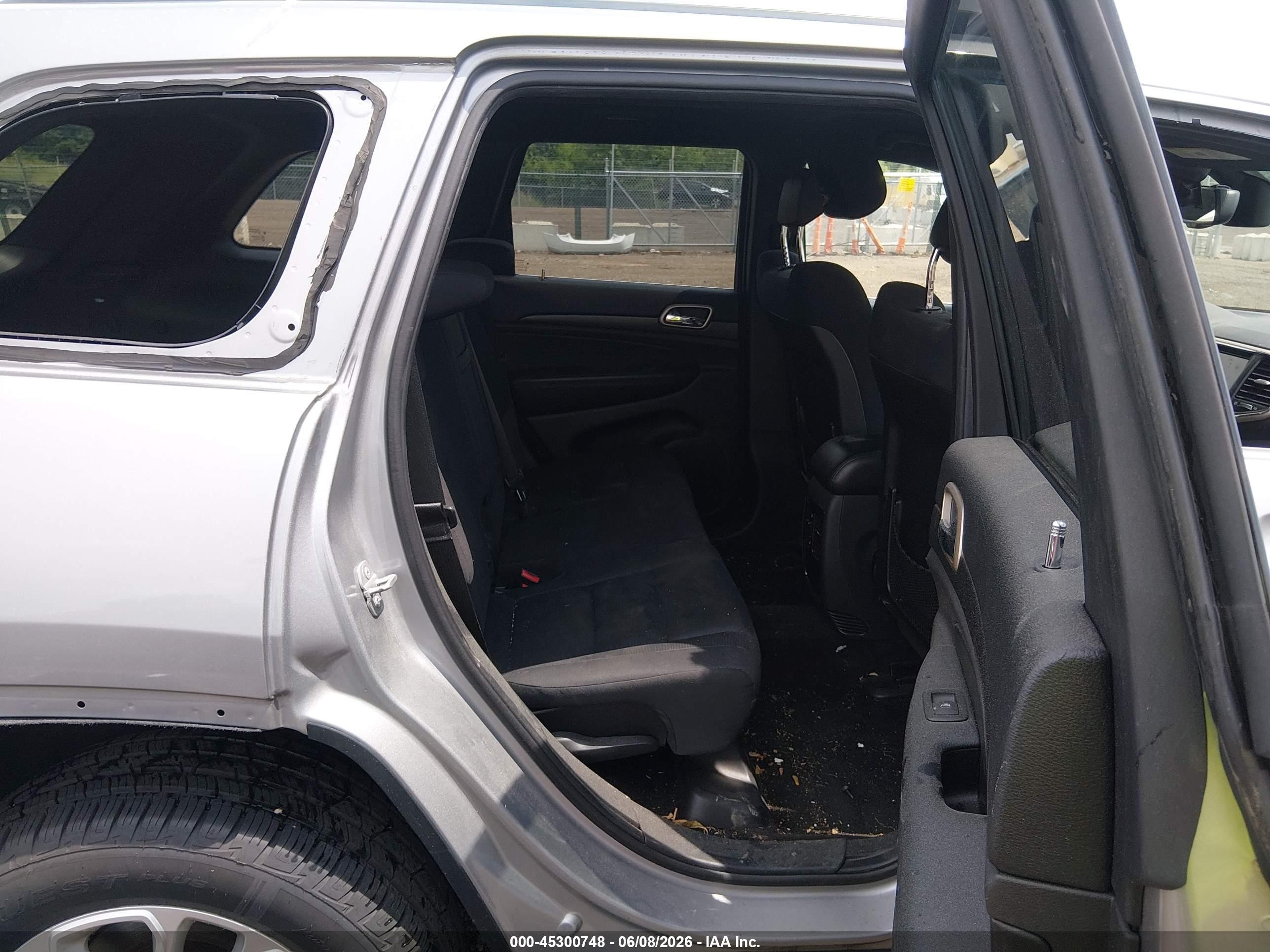 2015 Jeep Grand Cherokee Laredo Silver vin: 1C4RJFAG4FC140448