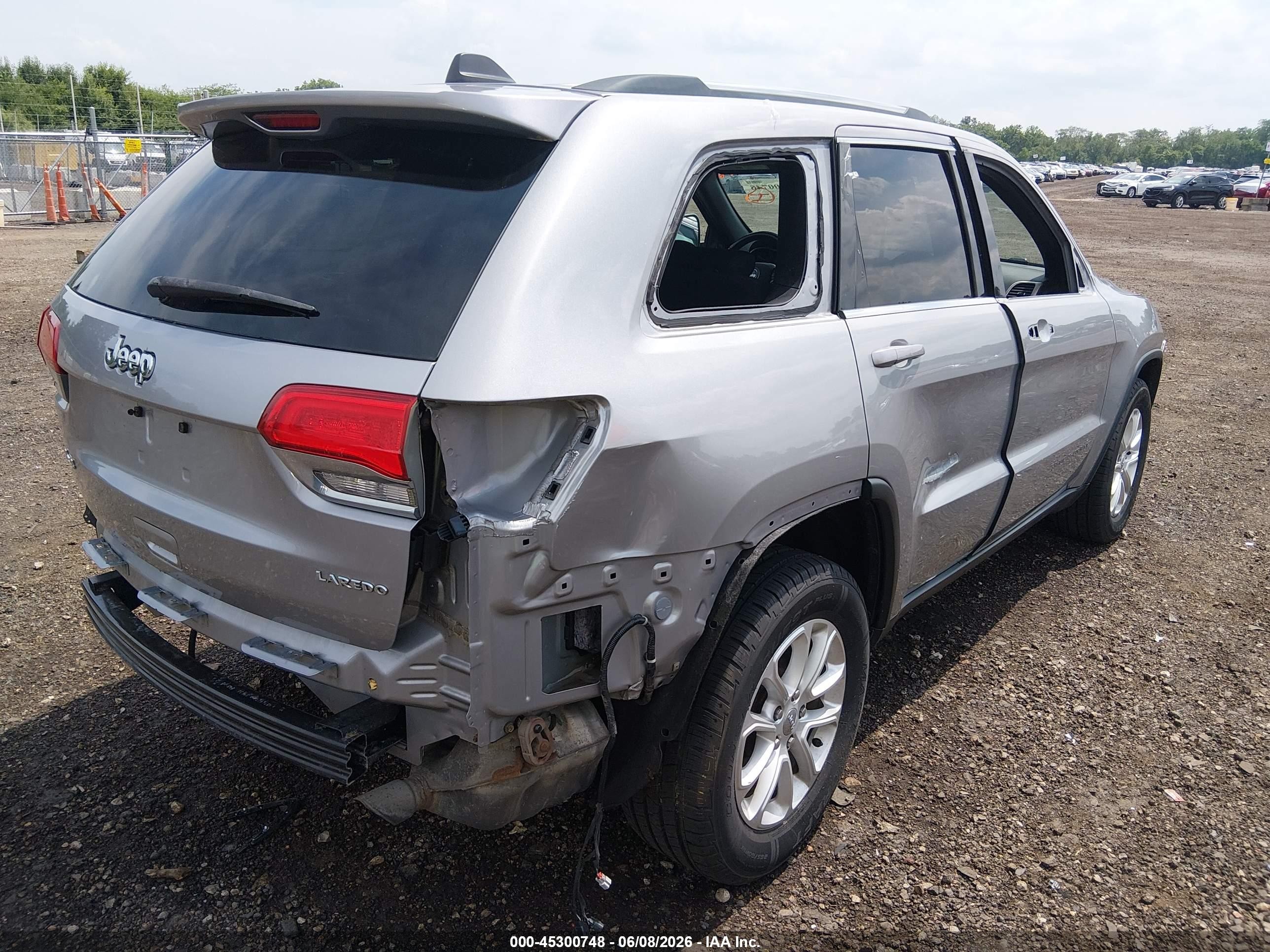 2015 Jeep Grand Cherokee Laredo Silver vin: 1C4RJFAG4FC140448
