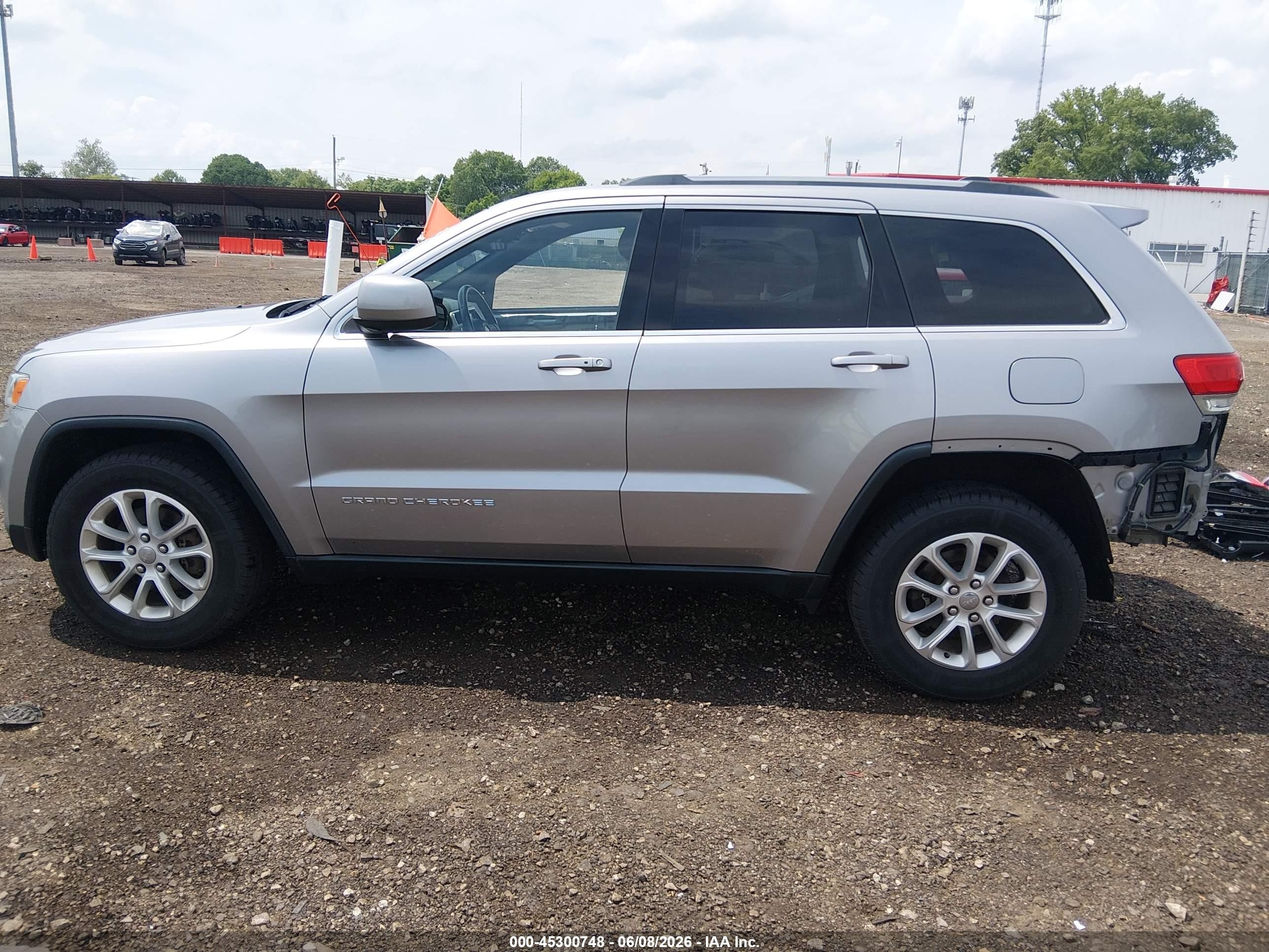 2015 Jeep Grand Cherokee Laredo Silver vin: 1C4RJFAG4FC140448