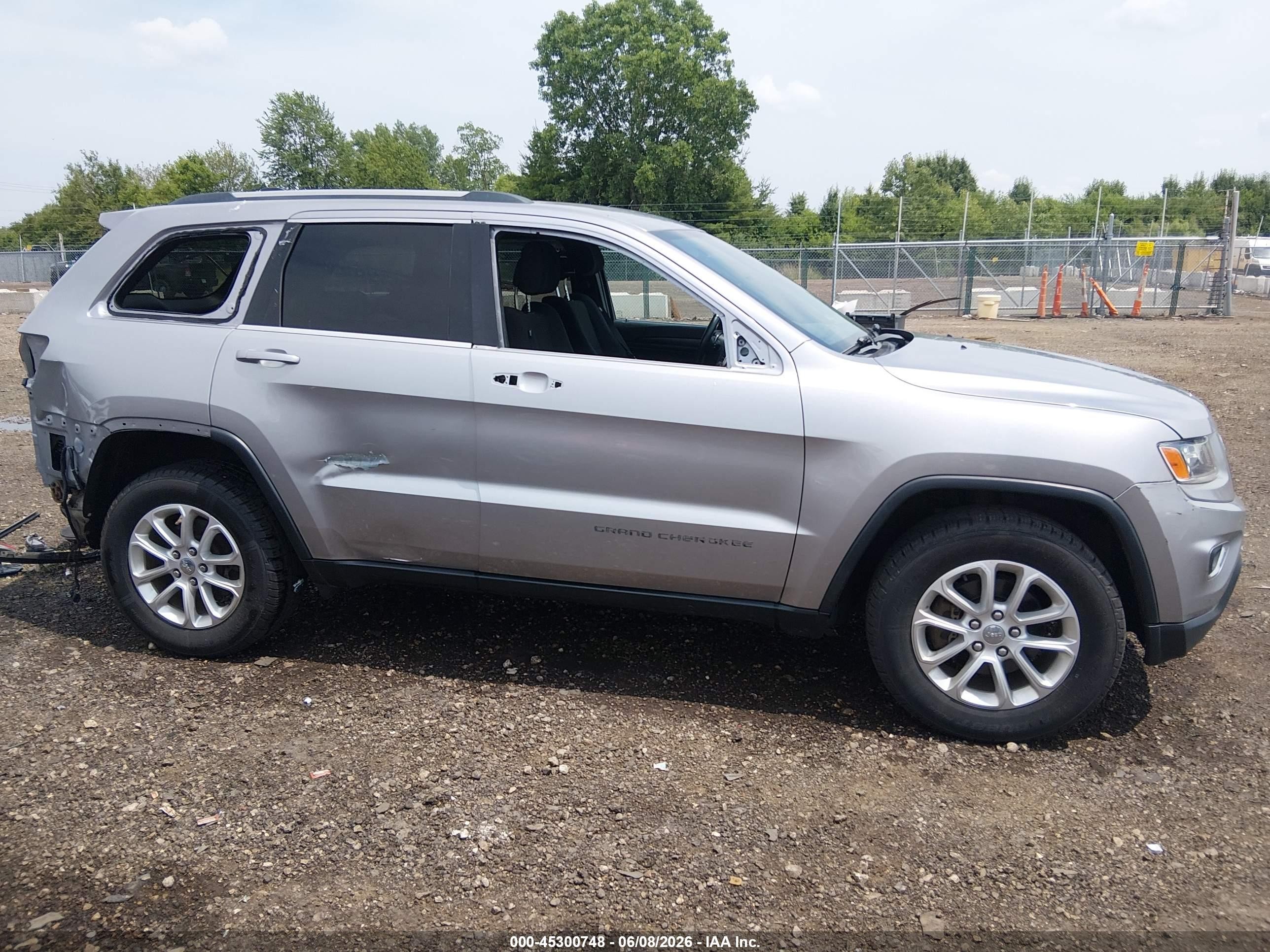 2015 Jeep Grand Cherokee Laredo Silver vin: 1C4RJFAG4FC140448