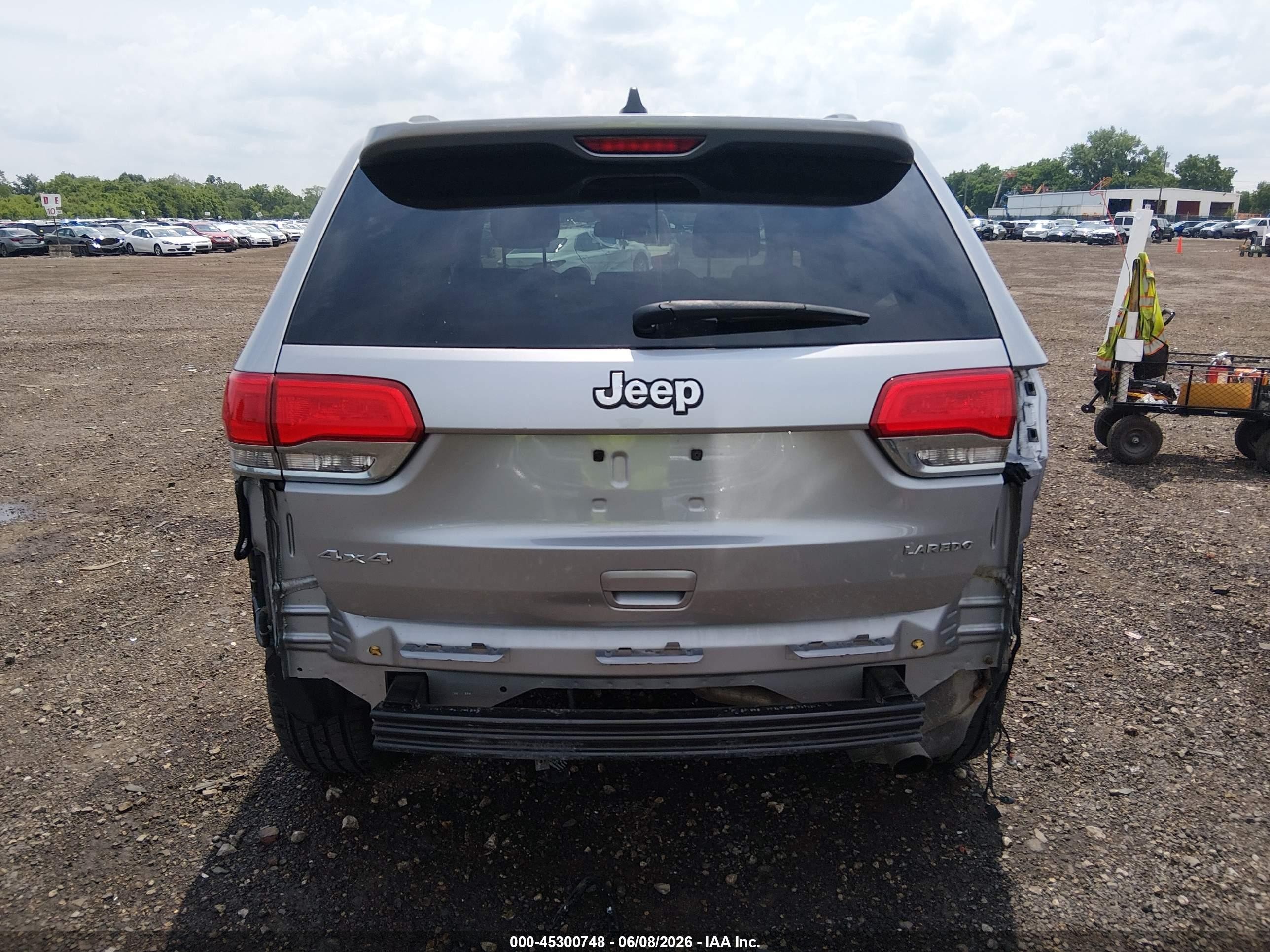 2015 Jeep Grand Cherokee Laredo Silver vin: 1C4RJFAG4FC140448