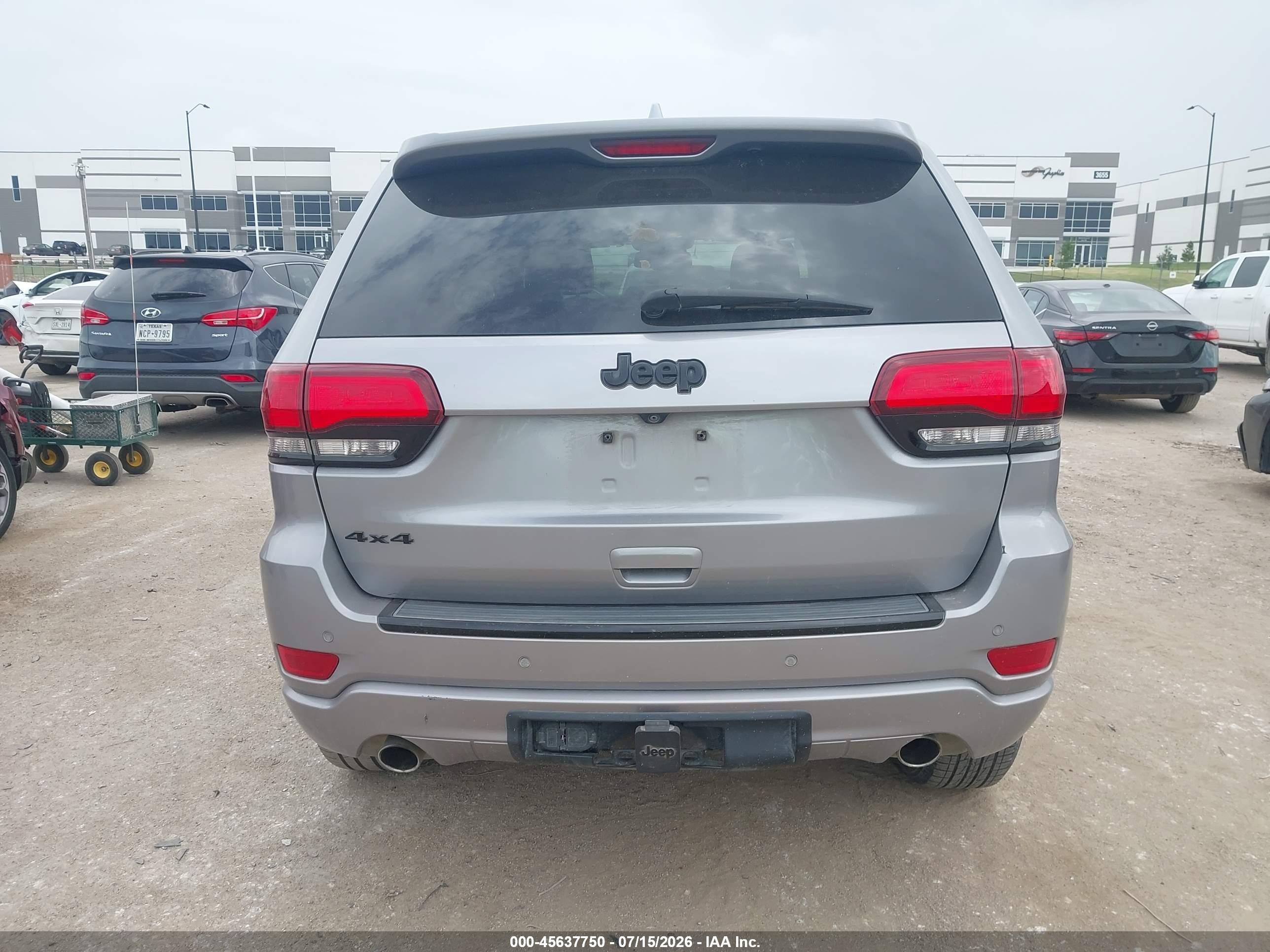 2015 Jeep Grand Cherokee Altitude Silver vin: 1C4RJFAG4FC142538