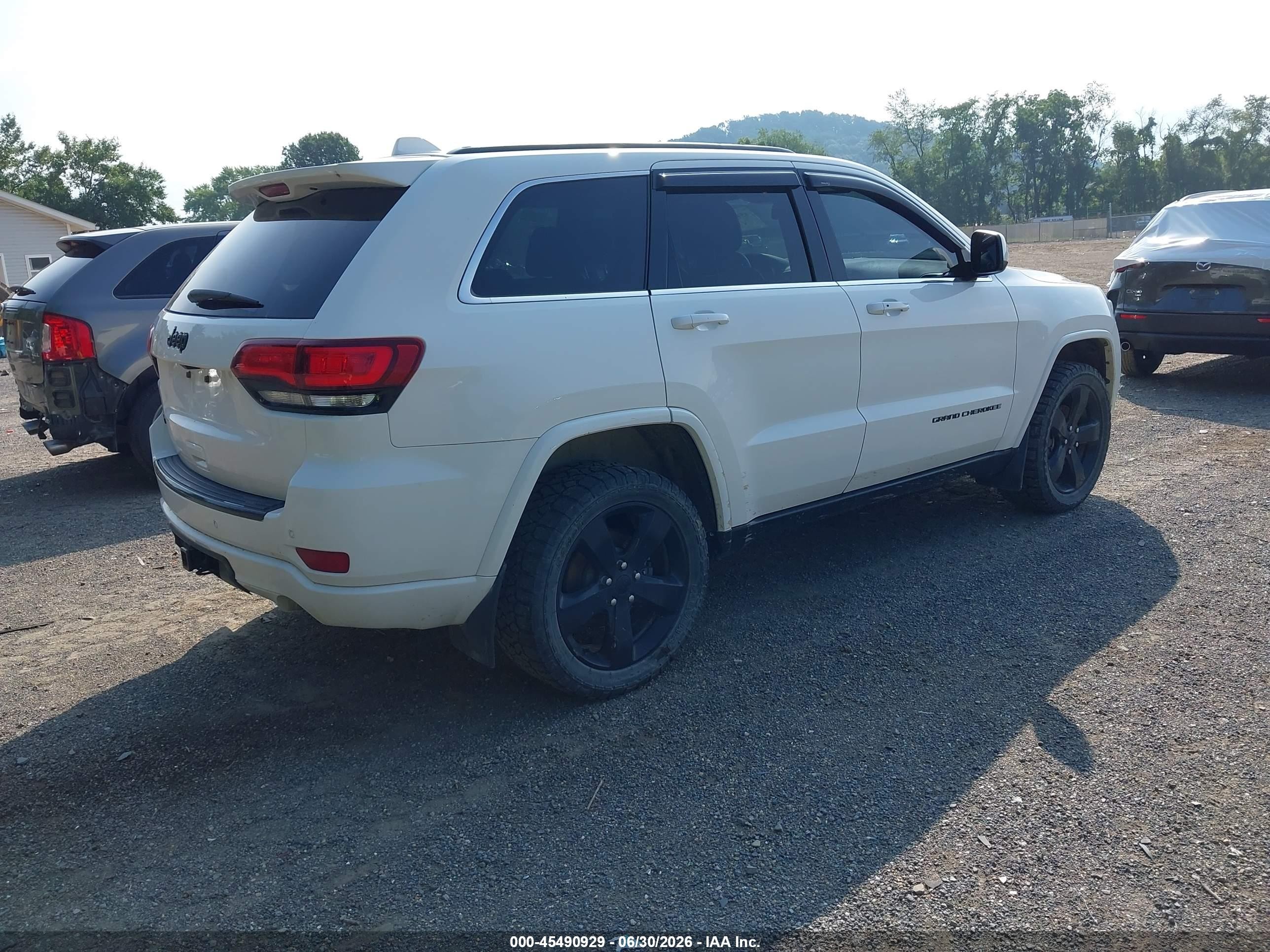 2015 Jeep Grand Cherokee Altitude White vin: 1C4RJFAG4FC150137