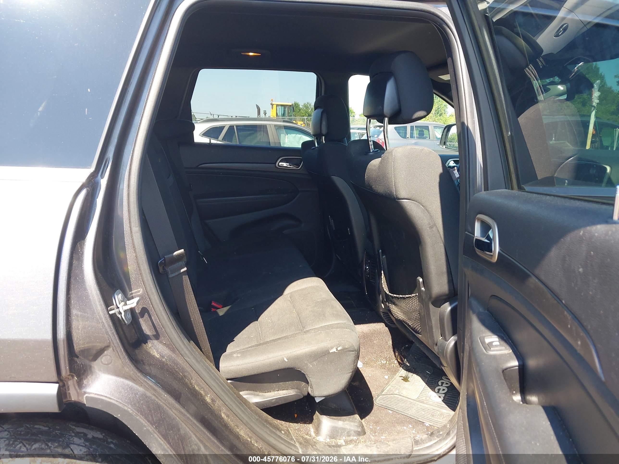 2015 Jeep Grand Cherokee Laredo Gray vin: 1C4RJFAG4FC168444