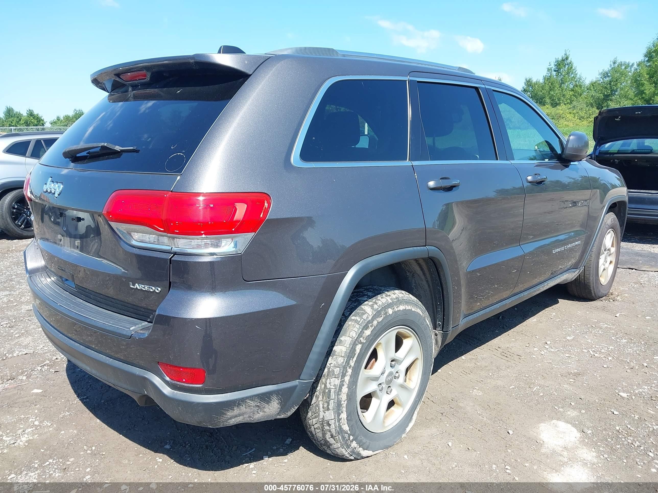 2015 Jeep Grand Cherokee Laredo Gray vin: 1C4RJFAG4FC168444
